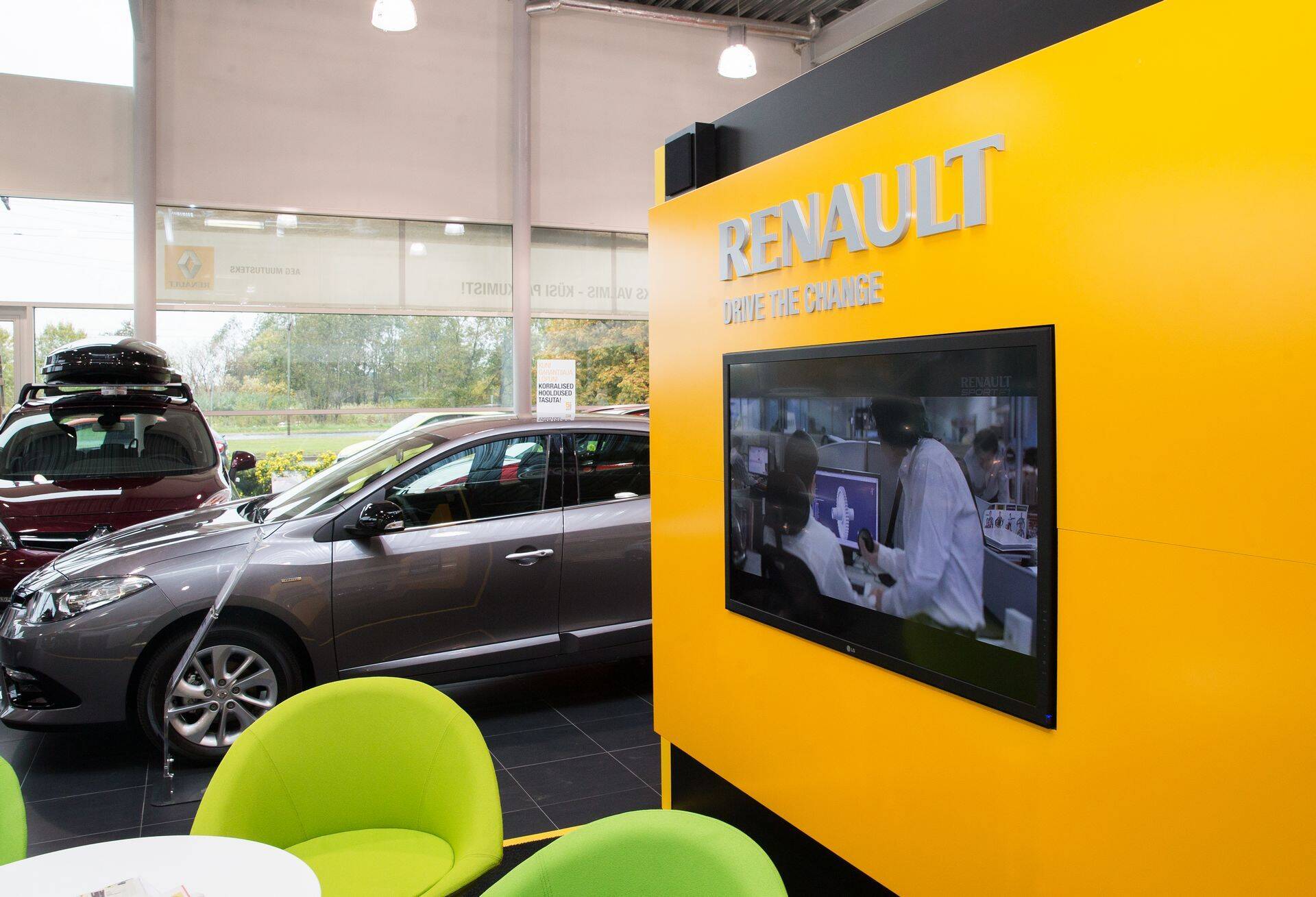В продаже автофургонов безраздельно господствуют французские автопроизводителями
