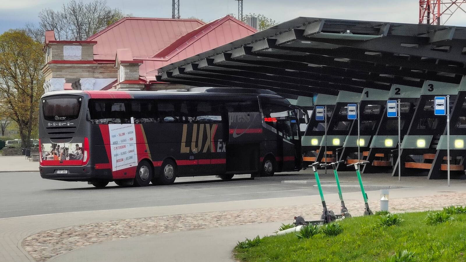 Автобусный вокзал в Нарве.