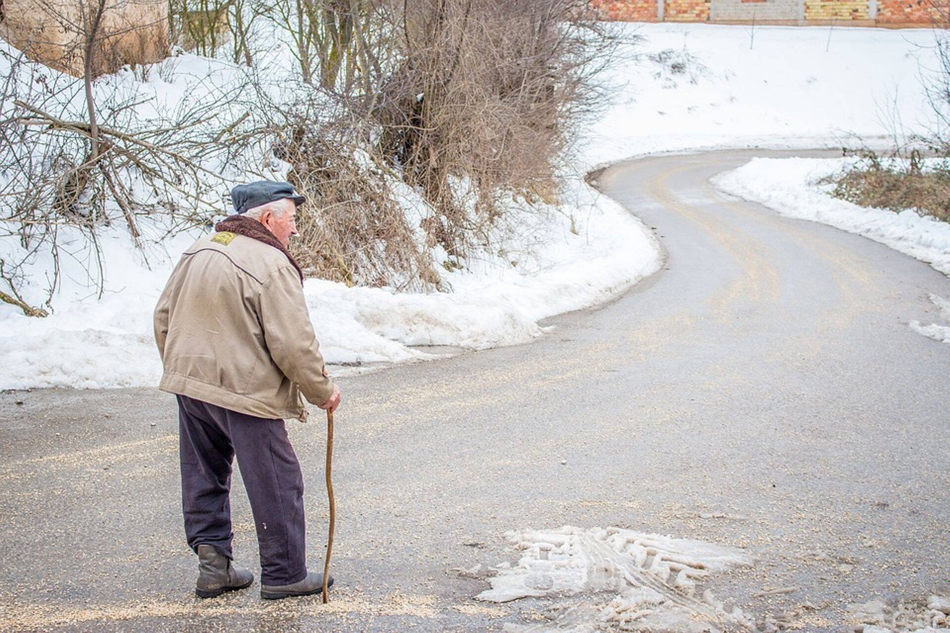 Пожилой мужчина