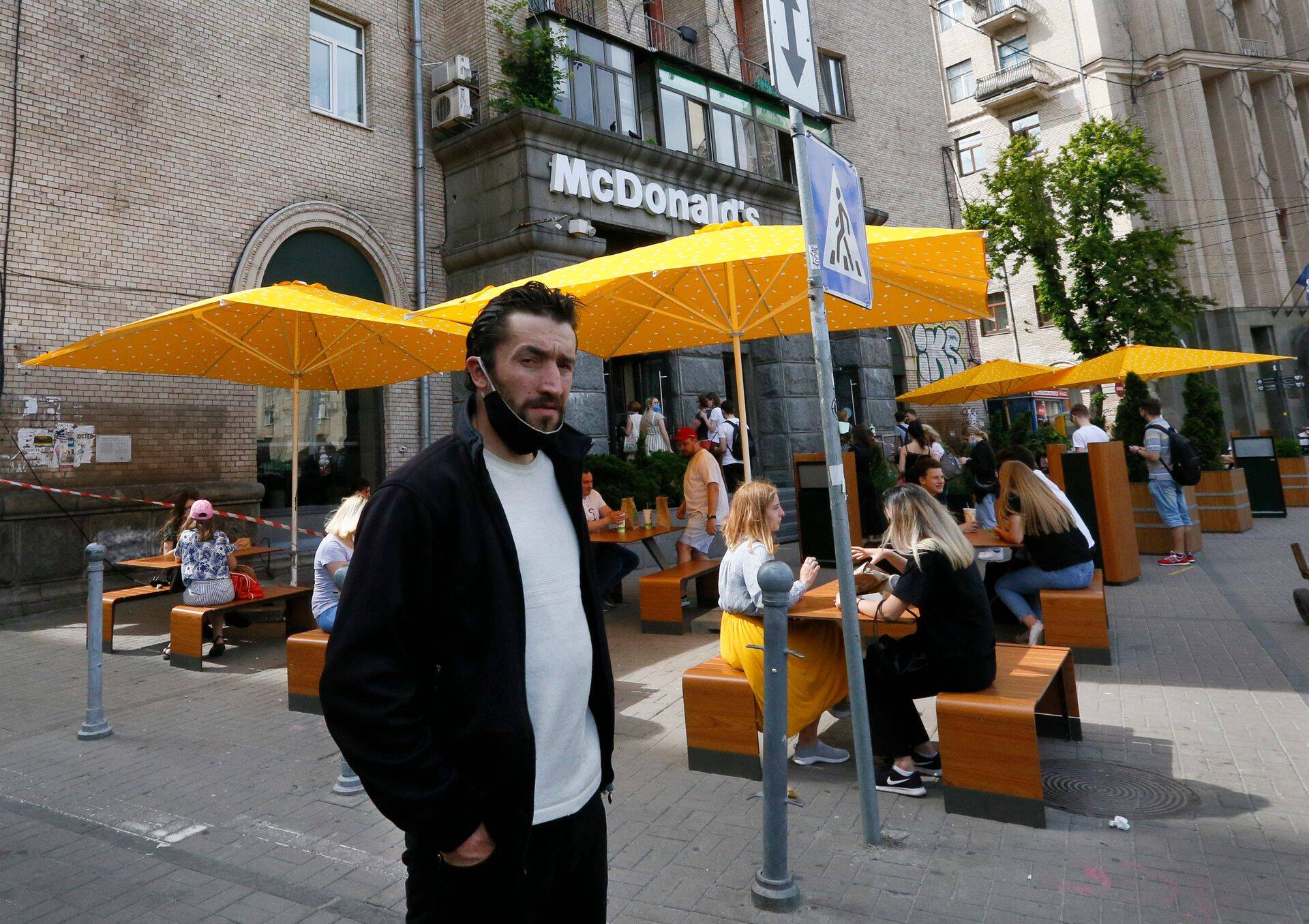 McDonald'si söögikoht Kiievis aastal 2020, kui peamure oli koroona. Nüüd pöördub Ameerika kiirtoidumüüja Ukrainasse tagasi.