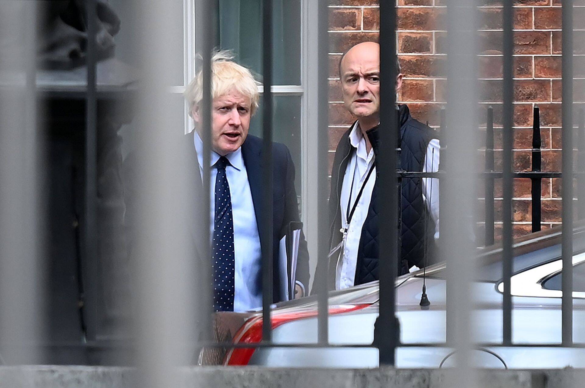 Stsenaariumite kirjeldus on vastuolus peaminister Boris Johnsoni väidega, et Suurbritannia saab hakkama ilma leppeta Brexitiga ning suurendab veelgi vastuseisu tema kavatsusele viia Ühendkuningriik 31. oktoobril EList välja kas või „üle laipade“. Parlament on juba vastu võtnud seaduse, mille eesmärk on takistada Johnsonit seda tegemast.