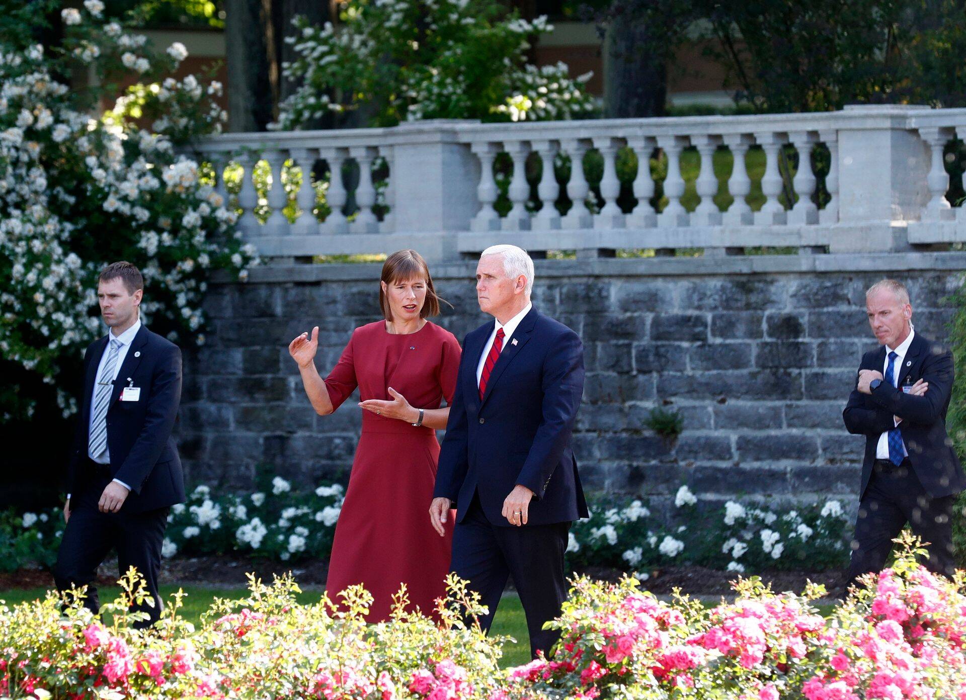 USA asepresident Mike Pence ja Eesti president Kersti Kaljulaid Kadriorus