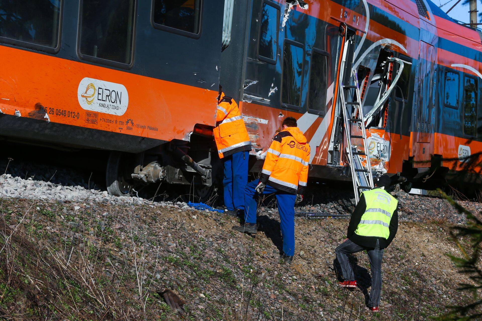 2014. aastal Raasikul toimunud rongiõnnetus kus samuti veok Elroni rongi rammis.