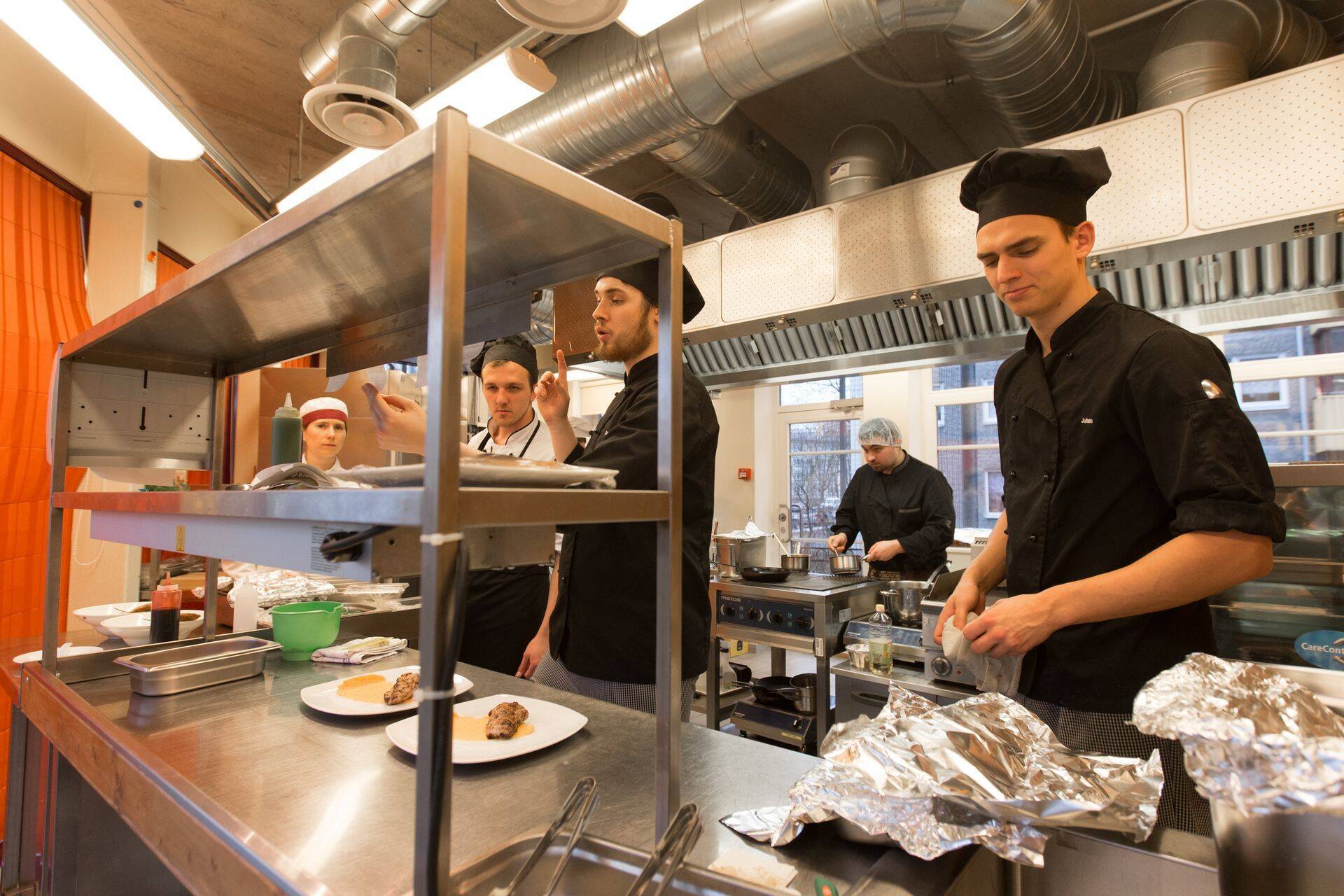 Tallinna Teeninduskooli õpperestoranis vahetub menüü iga päev.