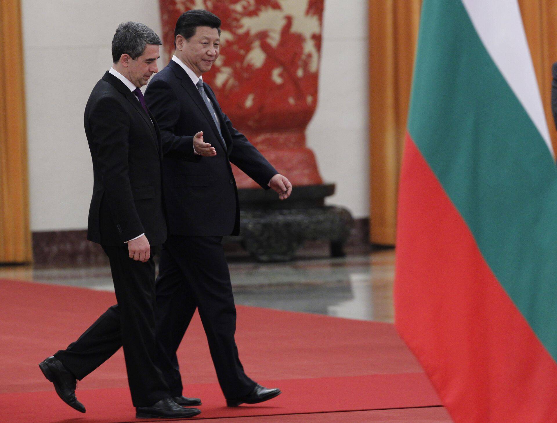 Bulgaaria president Rosen Plevneliev (vasakul) ja Hiina president Xi Jinping
