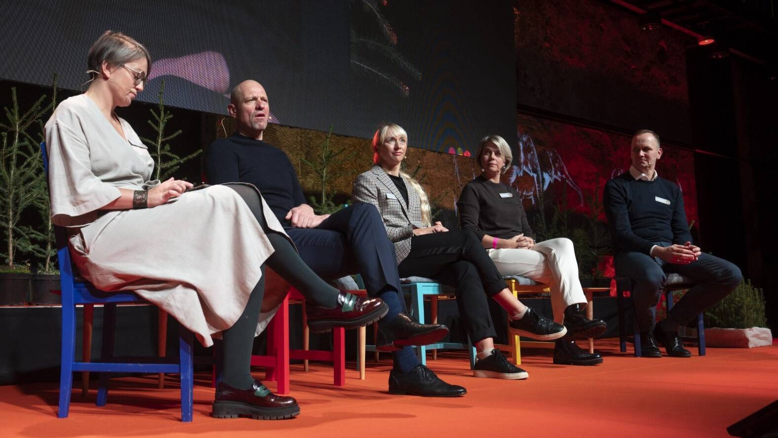 Küsimust, millised äriprojektid saavad aastaks 2040 rahastust, arutasid Miltton New Nordics tegevjuht Annika Arrase juhtimisel 2C Ventures partner Taavi Veskimägi, Mainor Ülemiste juhatuse esimees Ursel Velve, Funderbeami asutaja Kaidi Ruusalepp ja Swedbanki juhatuse esimees Olavi Lepp.