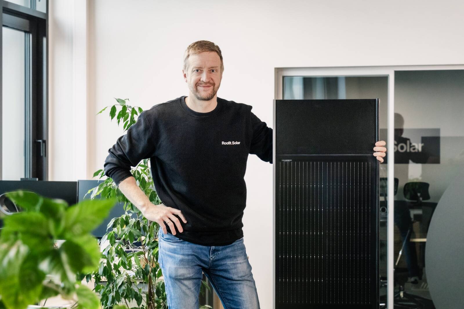 Andres Anijalg Roofit.Solar päikesekatusega Velario® Slim.