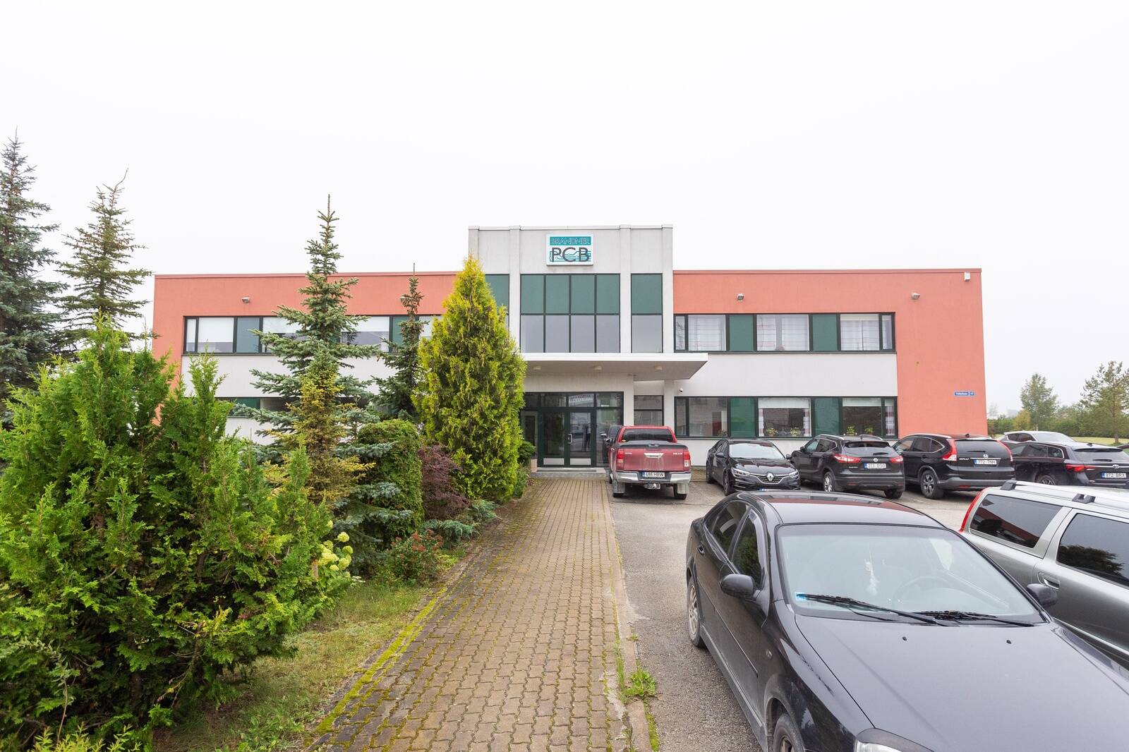 Brandner PCB производит печатные платы – электронные компоненты, которые обеспечивают соединение между другими электронными компонентами.