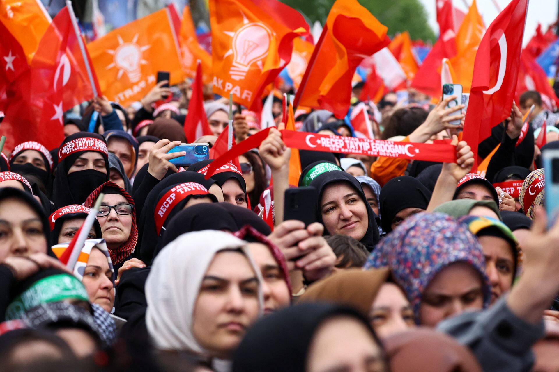 Türgis toimuvad pühapäeval presidendi- ja parlamendivalimised.