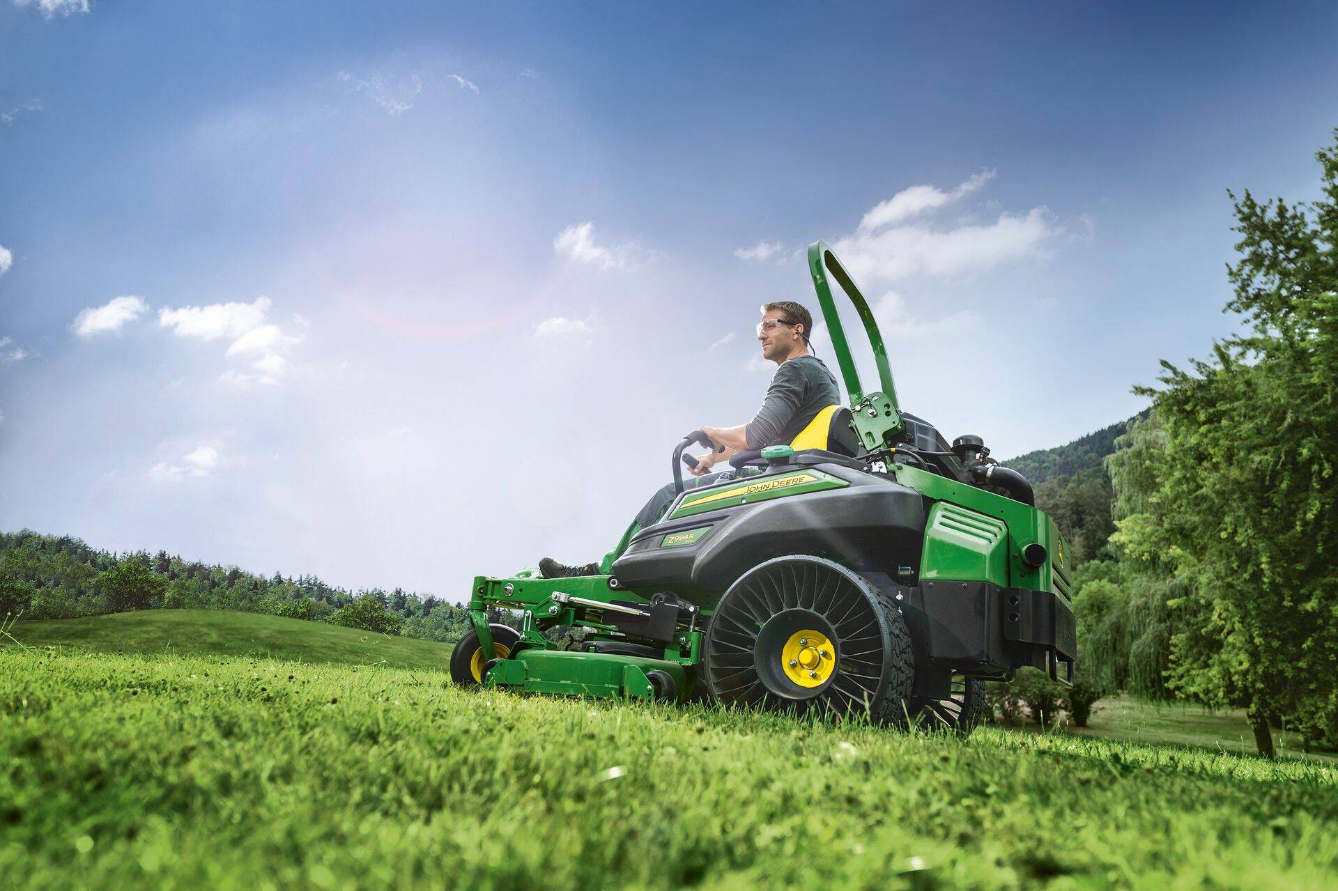 John Deere nullpöörderaadiusega muruniiduk Z994R