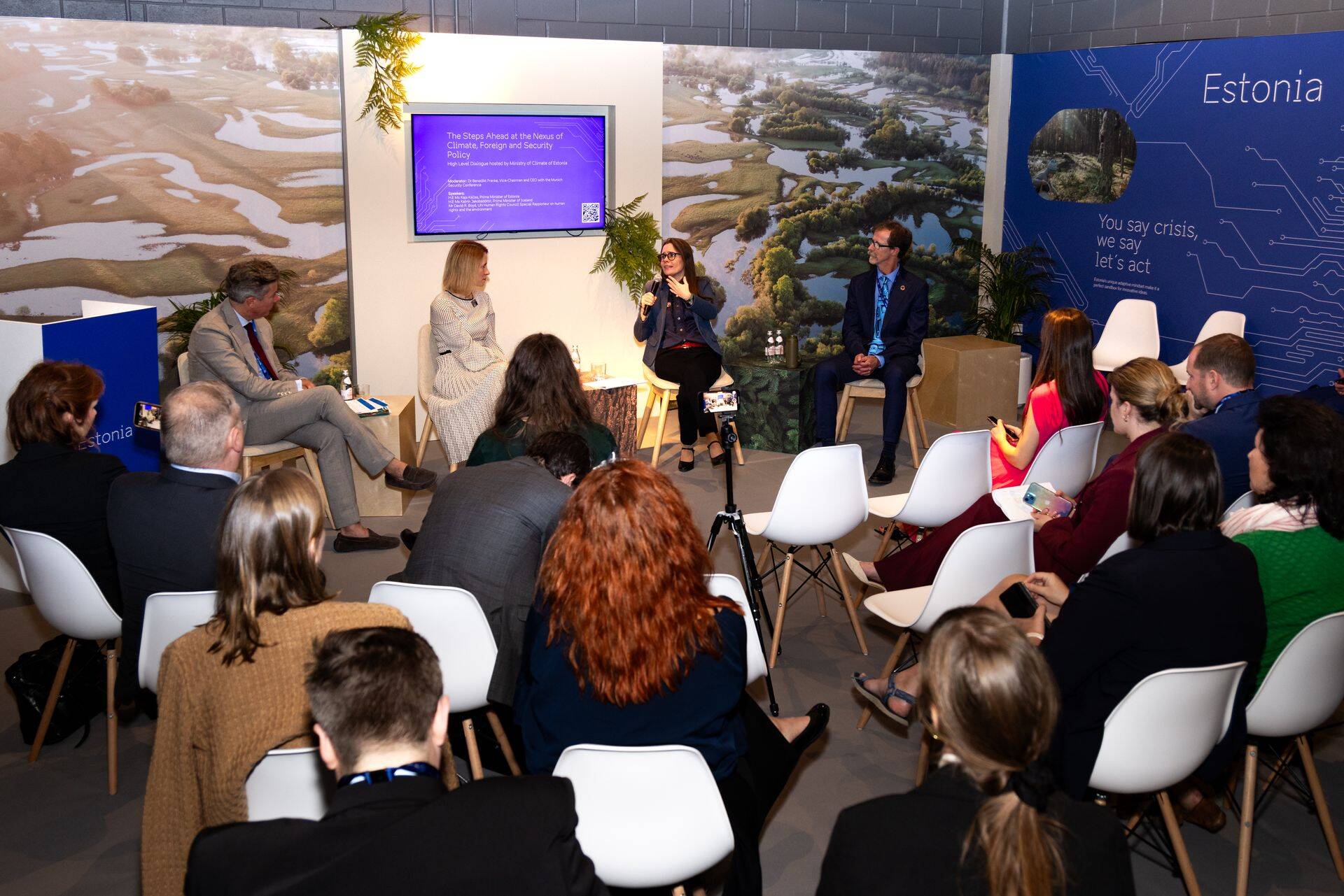 На стенде Эстонии проходили панельные дискуссии с участием первых лиц государств.