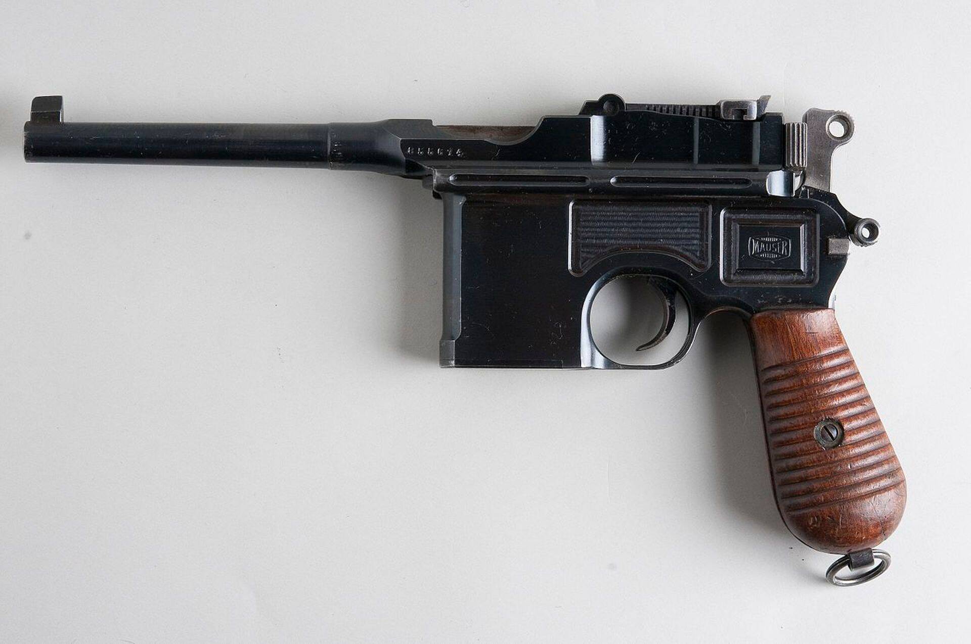 1920.-tel aastatel oli üheks levinumaks käsirelvaks Mauseri püstol.