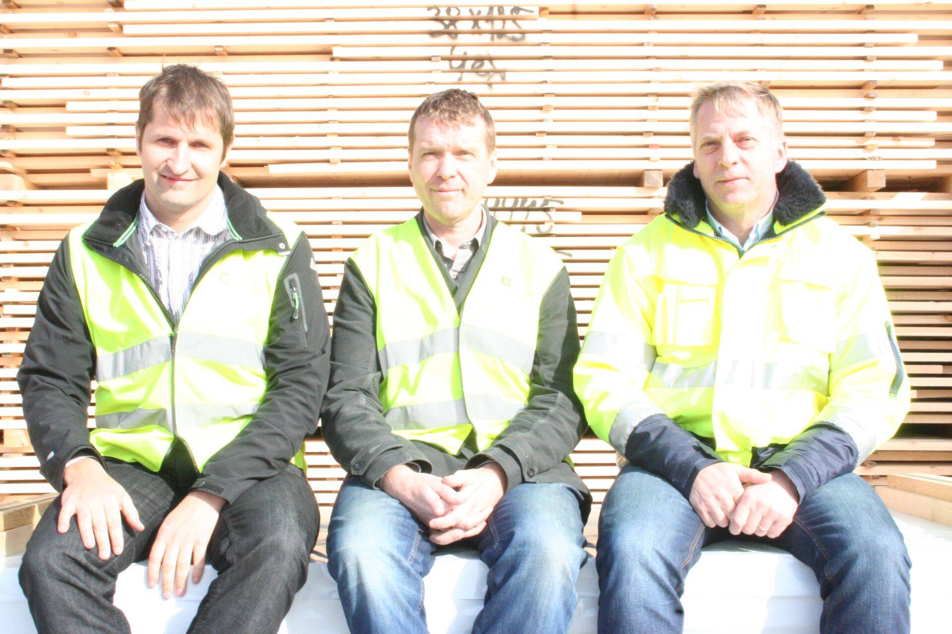 Sylvesteri tööstusfirmasid juhtinud Virko Lepmets (vasakul), Peedo Pihlak (keskel) ja Margus Kohava on mitme teise endise Sylvesteri aktsionäriga rajanud Combi ettevõtete grupi, mis on väga jõudsalt kasvanud. Foto on tehtud gruppi kuuluvas Sakala saeveskis.