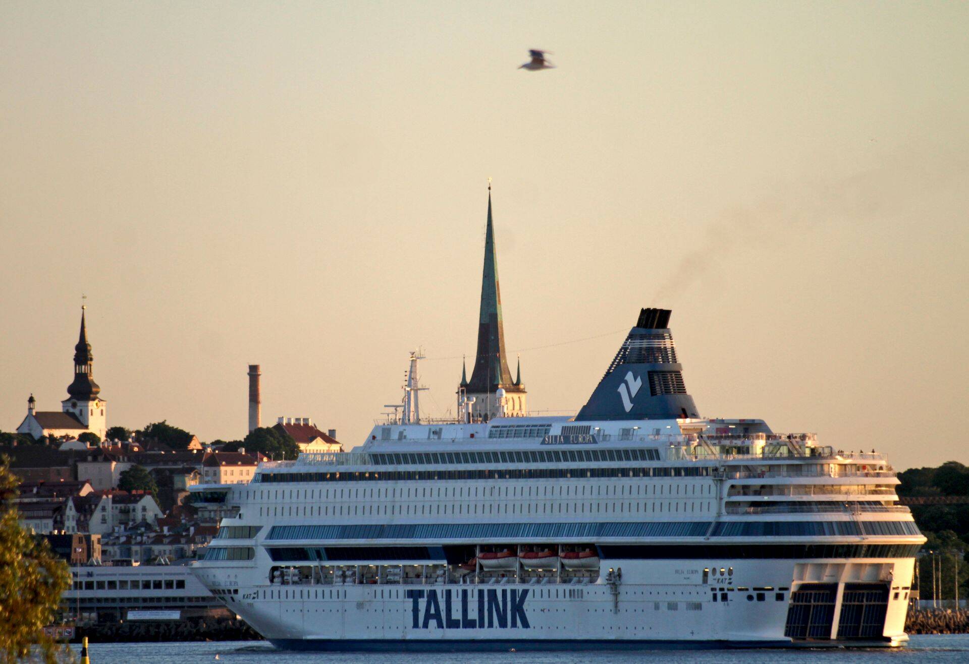 Laev läheb Tallinnast Soome.