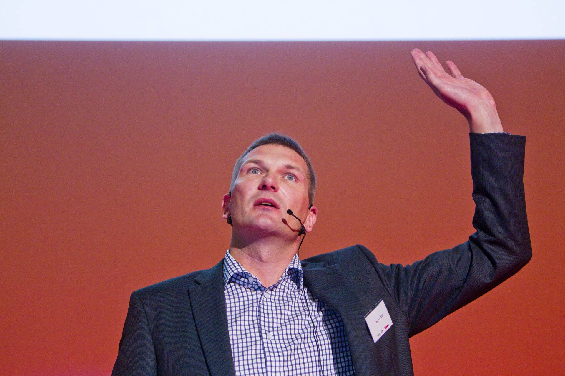 Senine Ragn-Sells Eesti juht Rain Vääna pole endiselt kindel, mida ta edasi teeb. Jäätmemajandusega ta aga edaspidi ei tegele.