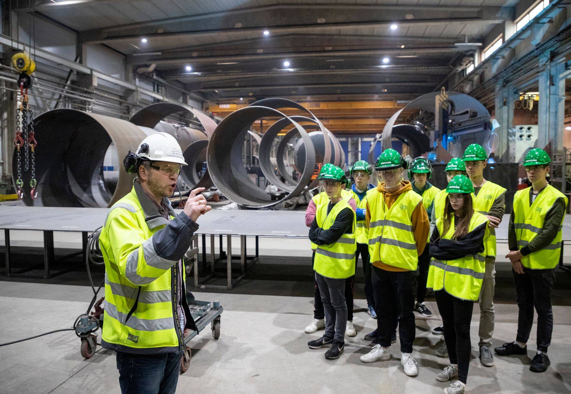 Loksa Gümnaasiumi õpilased tutvumas Estanci tootmisega