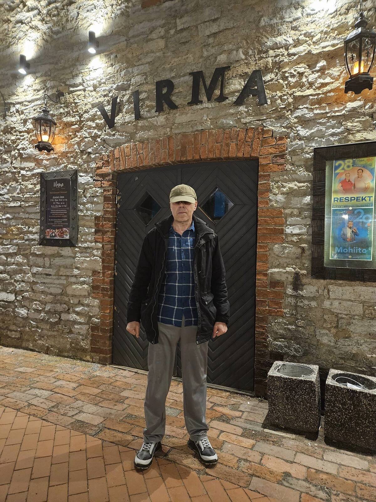 Telemees Urmas Eero Liiv ei pääsenud neljapäeva õhtul riietuse pärast Virma pubisse.