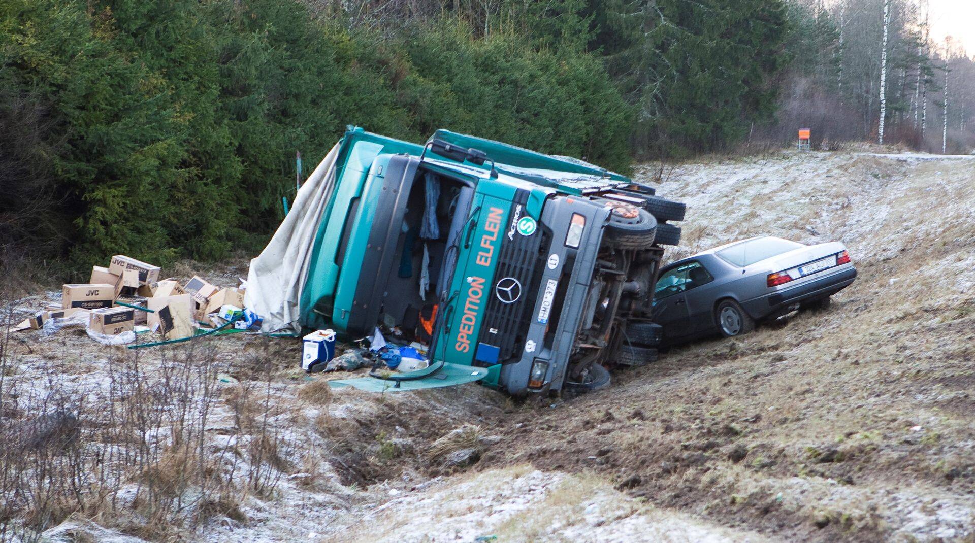 Üks levinumatest põhjustest veosekindlustust maksta, on kindlustusfirmadel veokiga toimunud avarii.