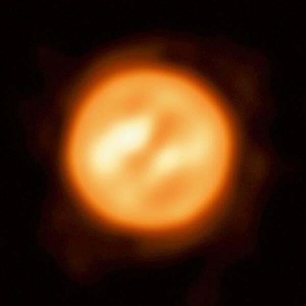 Antaares on üks väheseid tähti peale Päikese, mille pinda on suudetud pildistada. © ESO / K. Ohnaka (allikas: https://www.eso.org/public/images/eso1726a/)