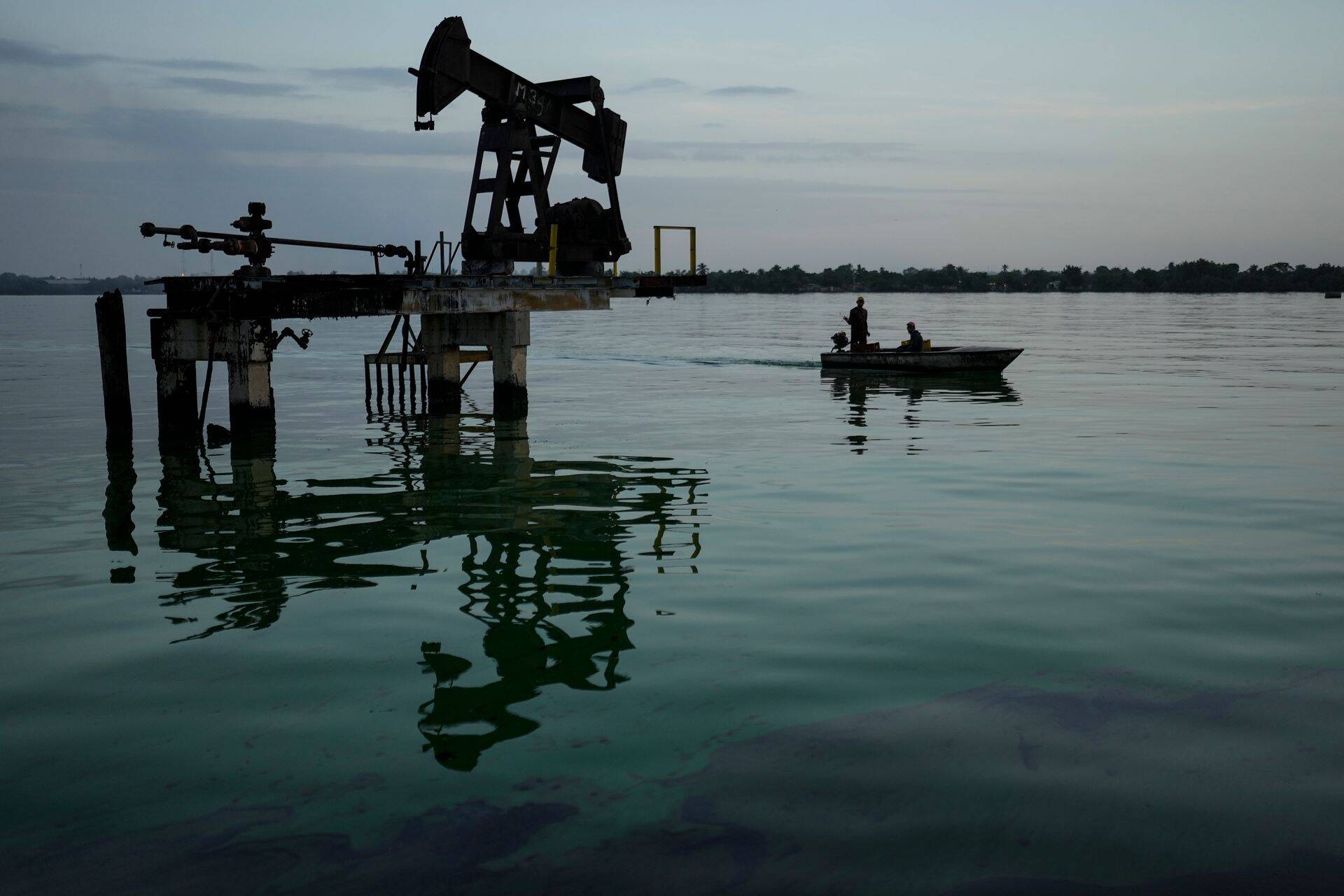 Потребление нефти будет расти, но меньше, чем прогнозировали ранее.