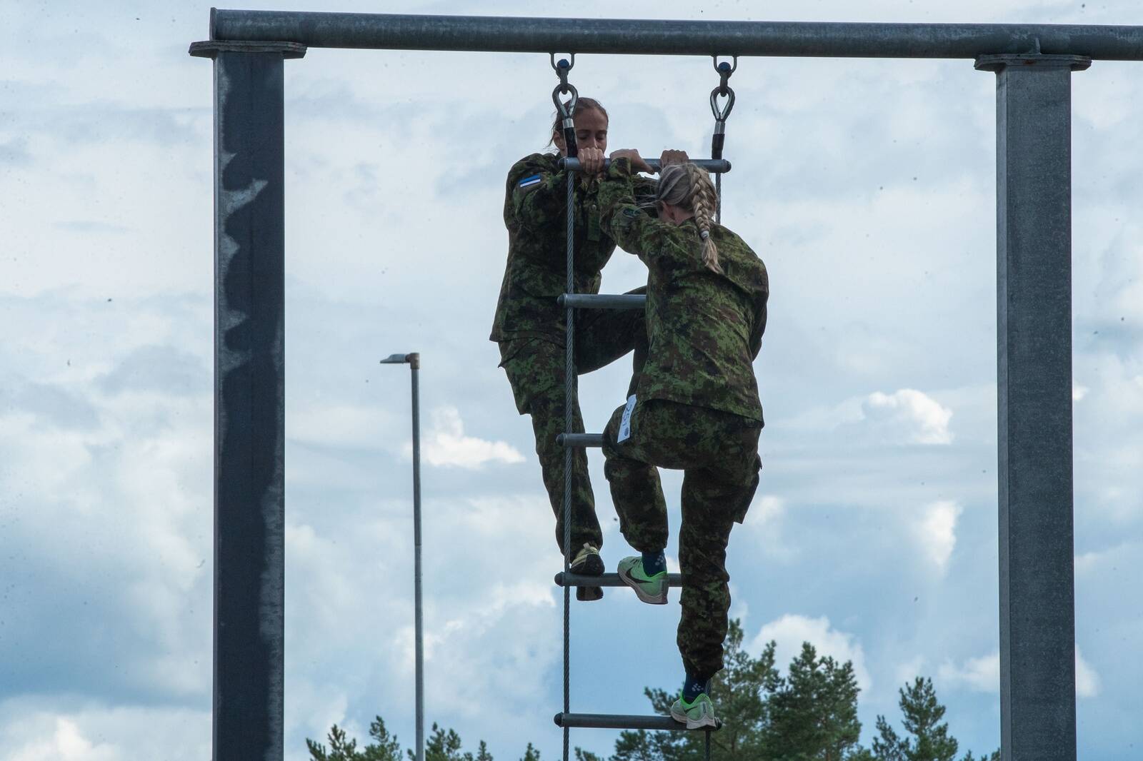 Mulluses arvestuses riigieelarve puudujääk küll vangerdustega kaitsekulude real väheneb, kuid ronib siiski üles tänavu, mil miinus juba niigi suur.