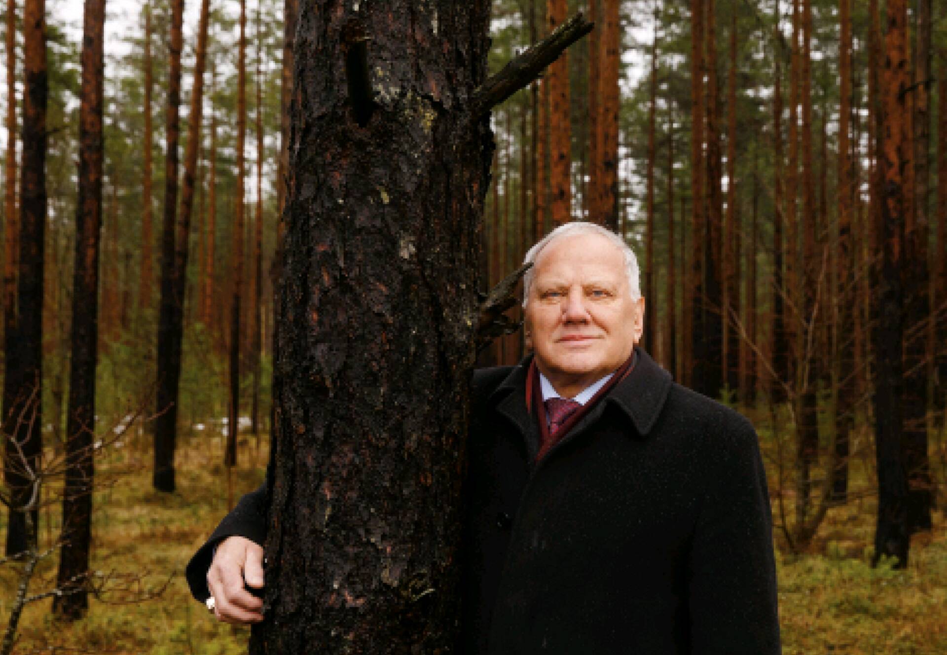 Timber.ee portaali juht Toivo Asmer metsas.