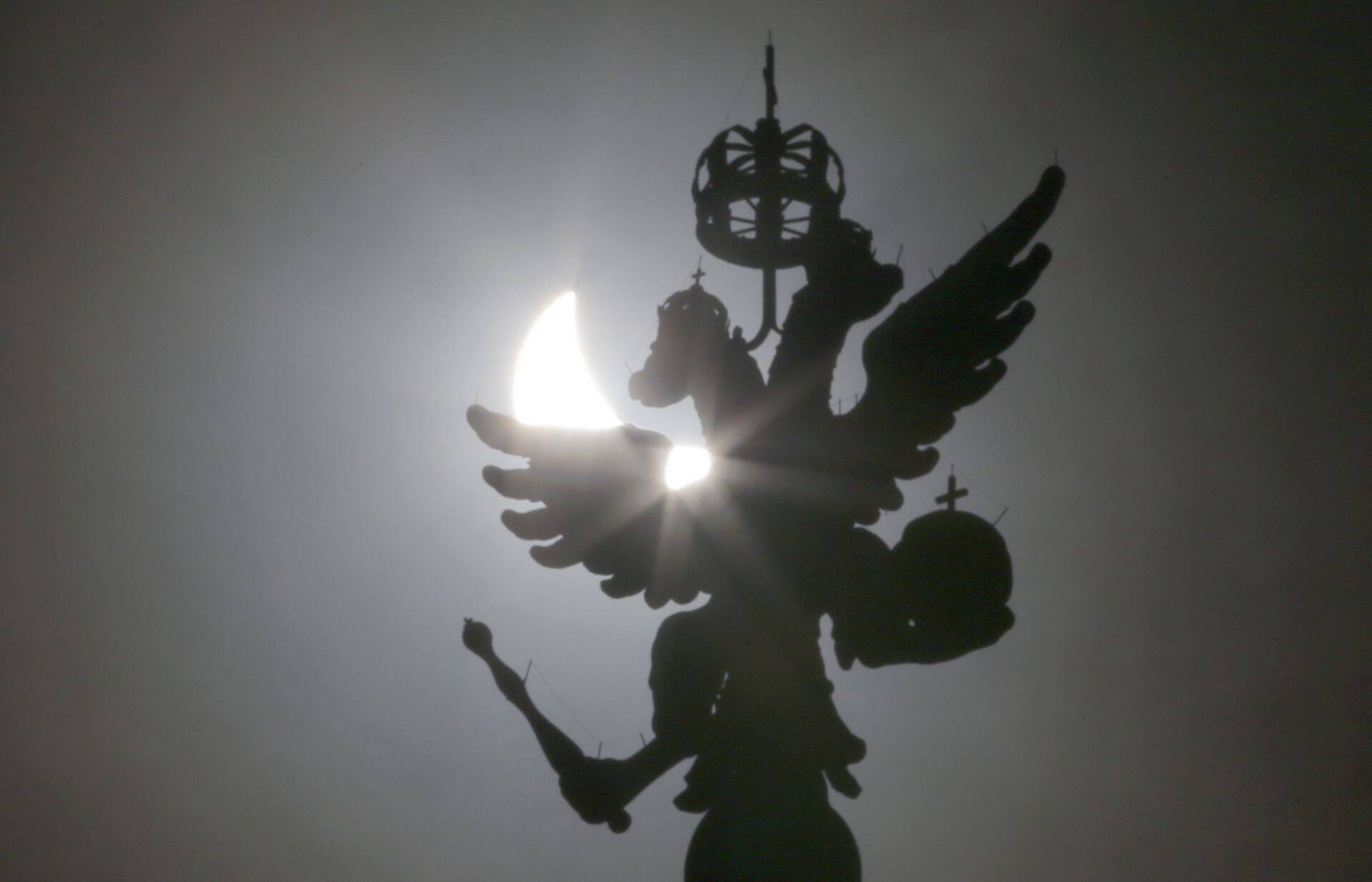 Päikesevarjutus ning Venemaa kahepealine kotkas