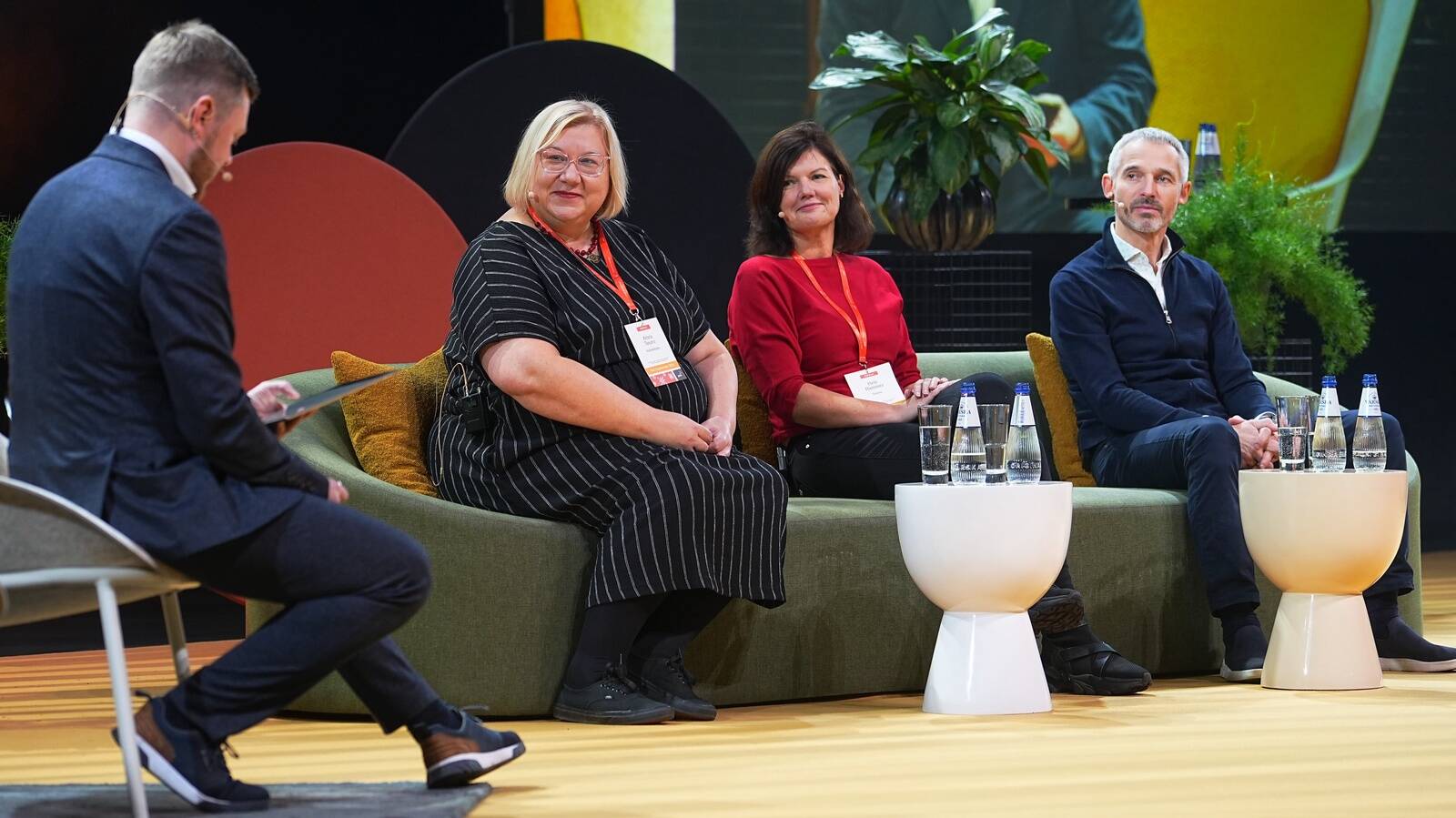 PwC tehnoloogia ja tehnoloogiliste partnersuhete juht Tarmo Meresmaa, Robby&Bobby raamatupidamisbüroo partner, AI entusiast ja praktik Krista Teearu, Telema tegevjuht ja finantsjuhtide koolitaja Hele Hammer, OIXIO juhatuse esimees ja Eesti parim juht 2024 Ivo Suursoo.