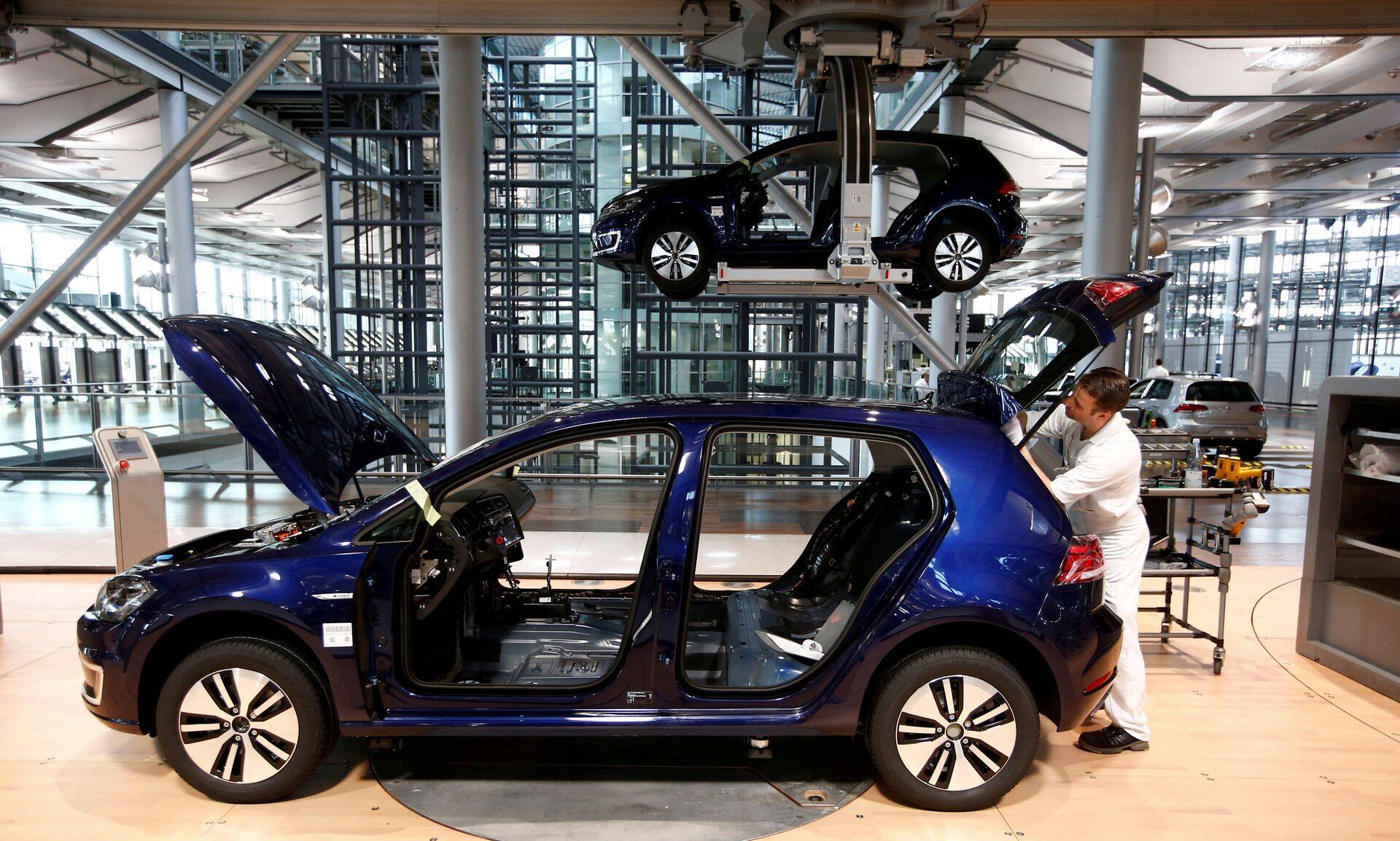 Tänavu on Euroopa suurematest turgudest vaid Saksamaa suutnud kümne kuu kokkuvõttes jääda uute autode müügiga plusspoolele.