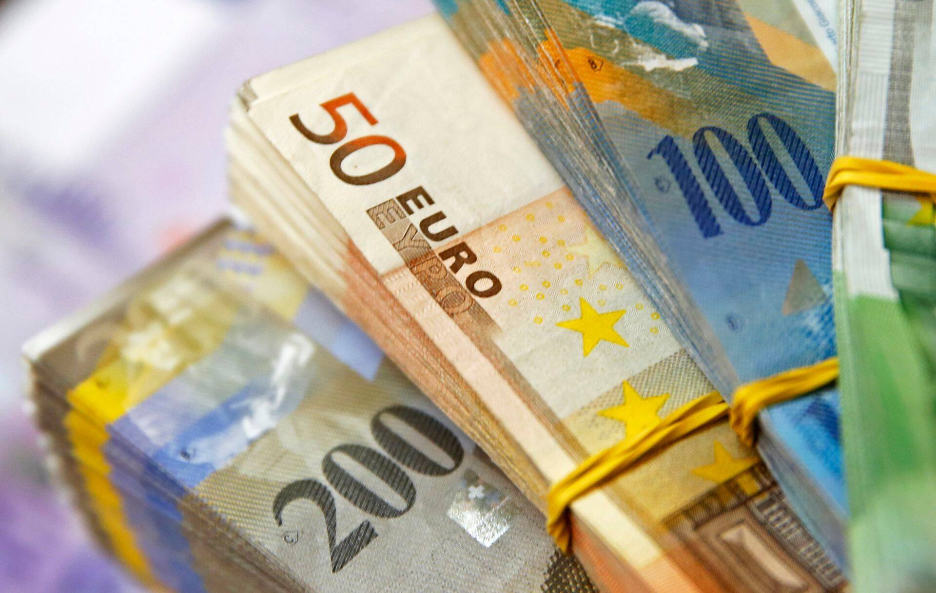 Liiga tugev frank peletab investoreid.