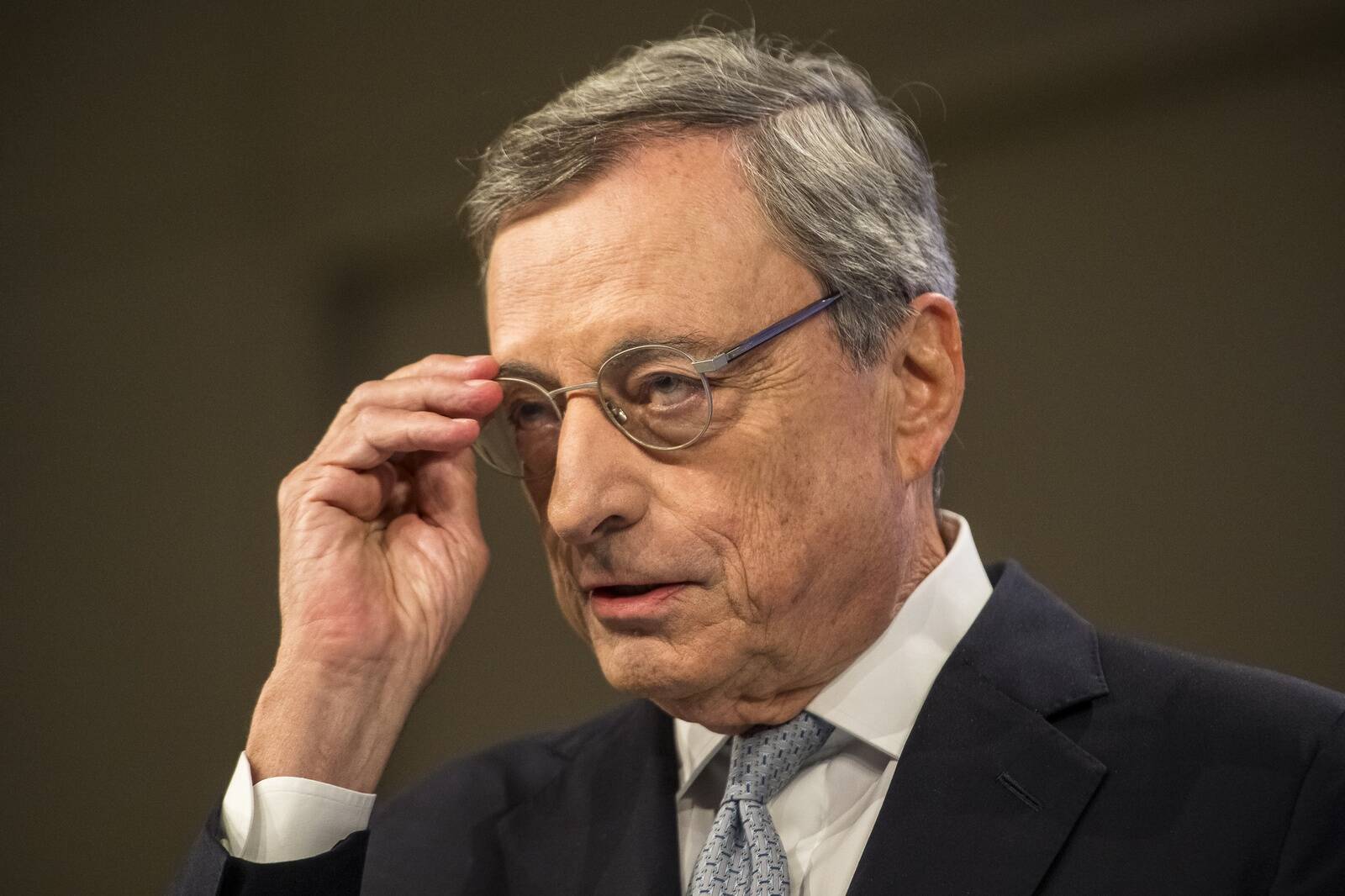 Paberimajanduse raskust käsitleb ka esmaspäeval avaldatud märgiline raport ELi konkurentsivõime kohta, mille autoriks on endine Itaalia peaminister ja Euroopa Keskpanga juht Mario Draghi.