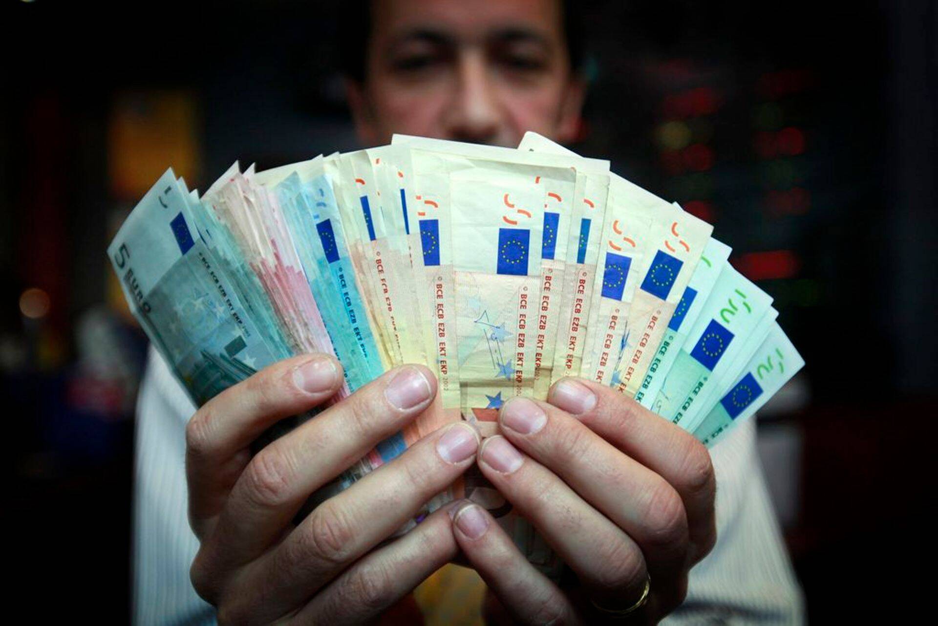 Eesti Panga teatel suurenesid rohkem lühiajaliste laenudega võrreldes pikaajalised võlakohustused.