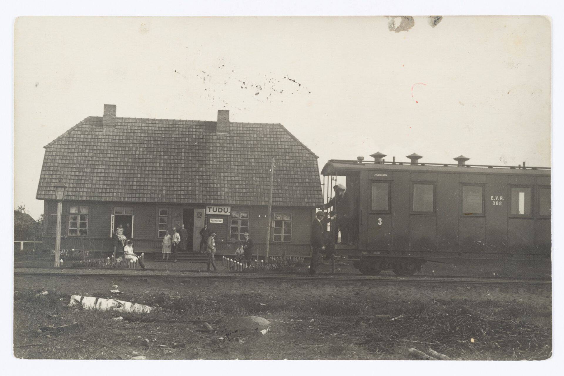 Tudu raudteejaam aastal 1927. Alates 1992. aastast asus Tudu metskonna kontor endises raudteejaama hoones.