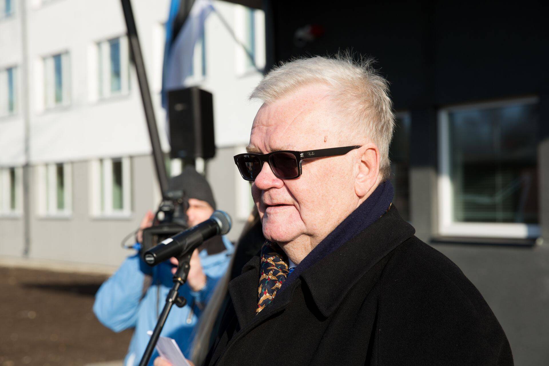Haigus kahandas Edgar Savisaare eelmise aasta töötasu Tallinna linnapeana.