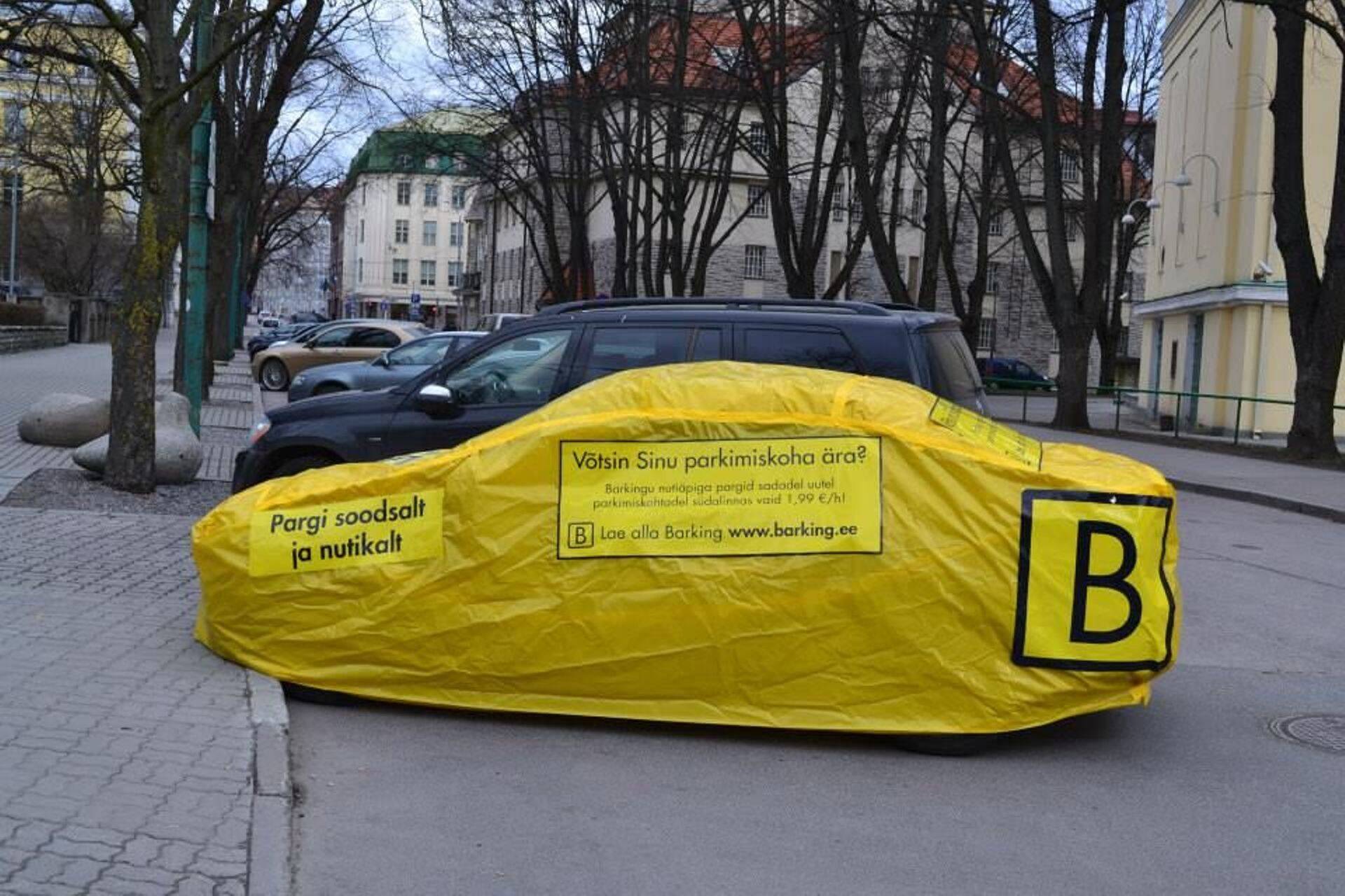 Barkingu reklaamauto Tallinna kesklinnas.