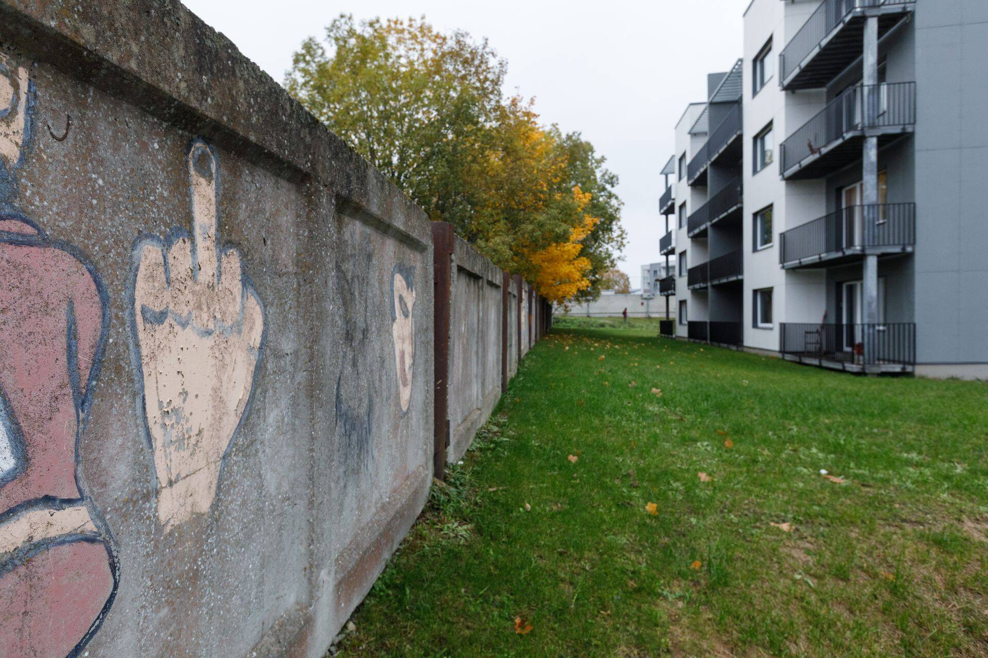 Arendaja ja ehitusfirma sekeldused on tekitanud ühe Harjumaa uusarenduse üle paksu verd ja palju tüli.