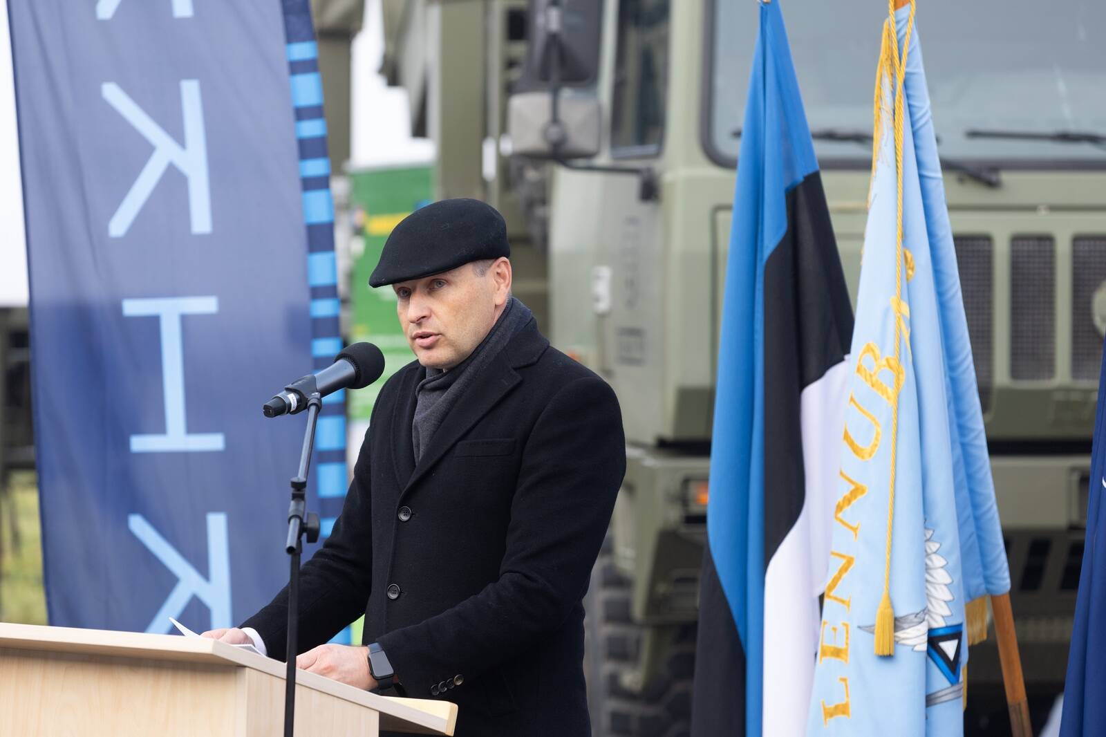 Kaitseminister Hanno Pevkur Ämari lennubaasi taasavamisel. Ämarisse planeerib riik nn “minikaistetööstusparki.”