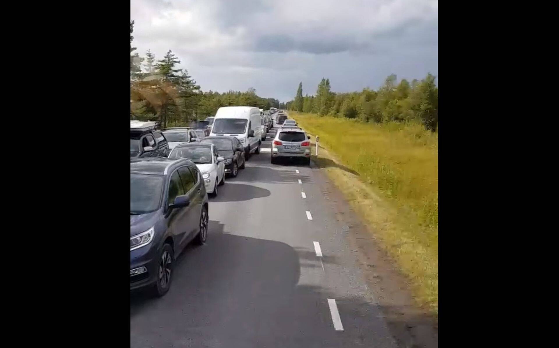 Praamijärjekord ulatus pühapäeval viie tunnini