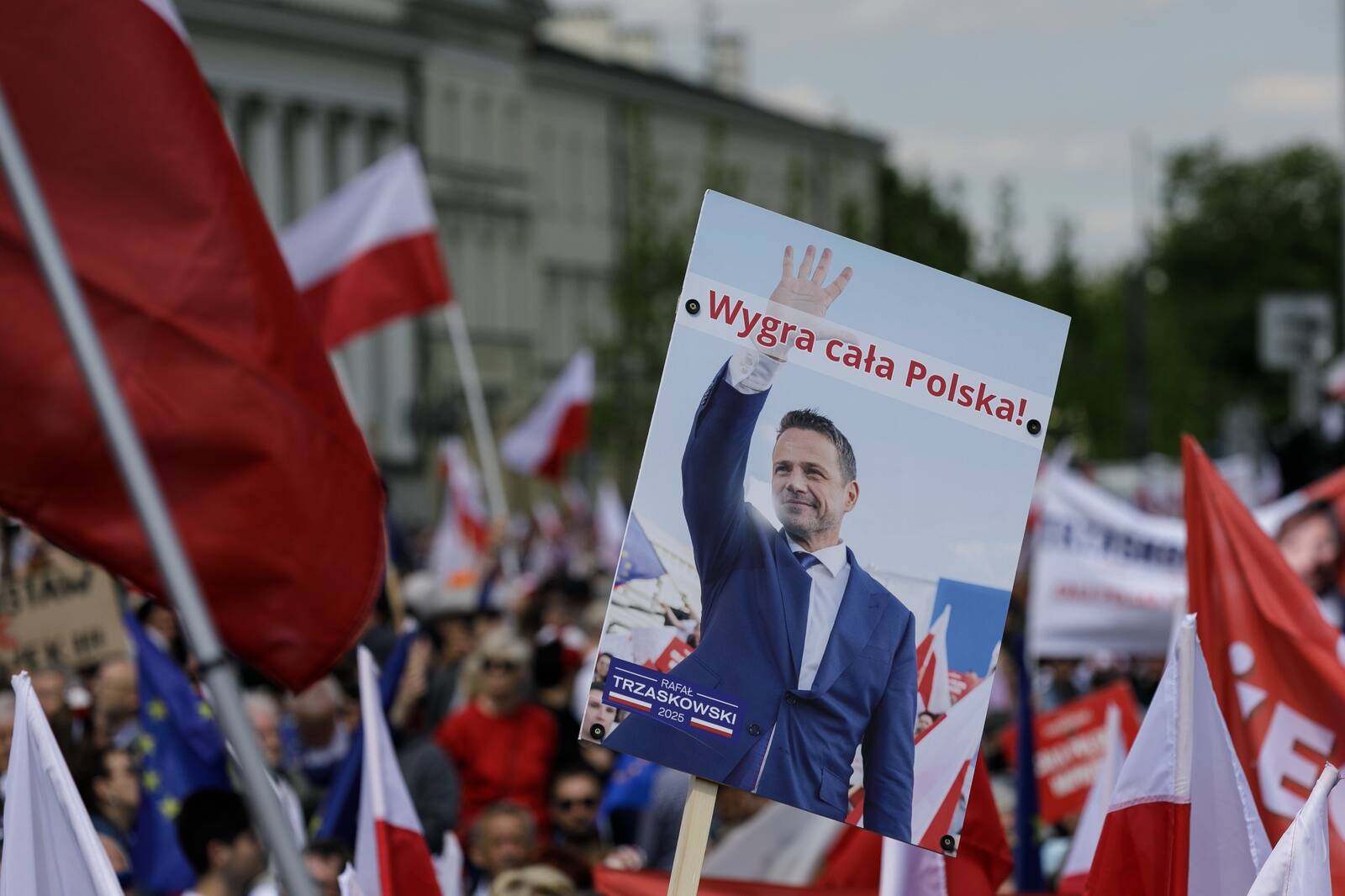Varssavi linnapeal Rafał Trzaskowskil on valimispäeva eel napp edu.