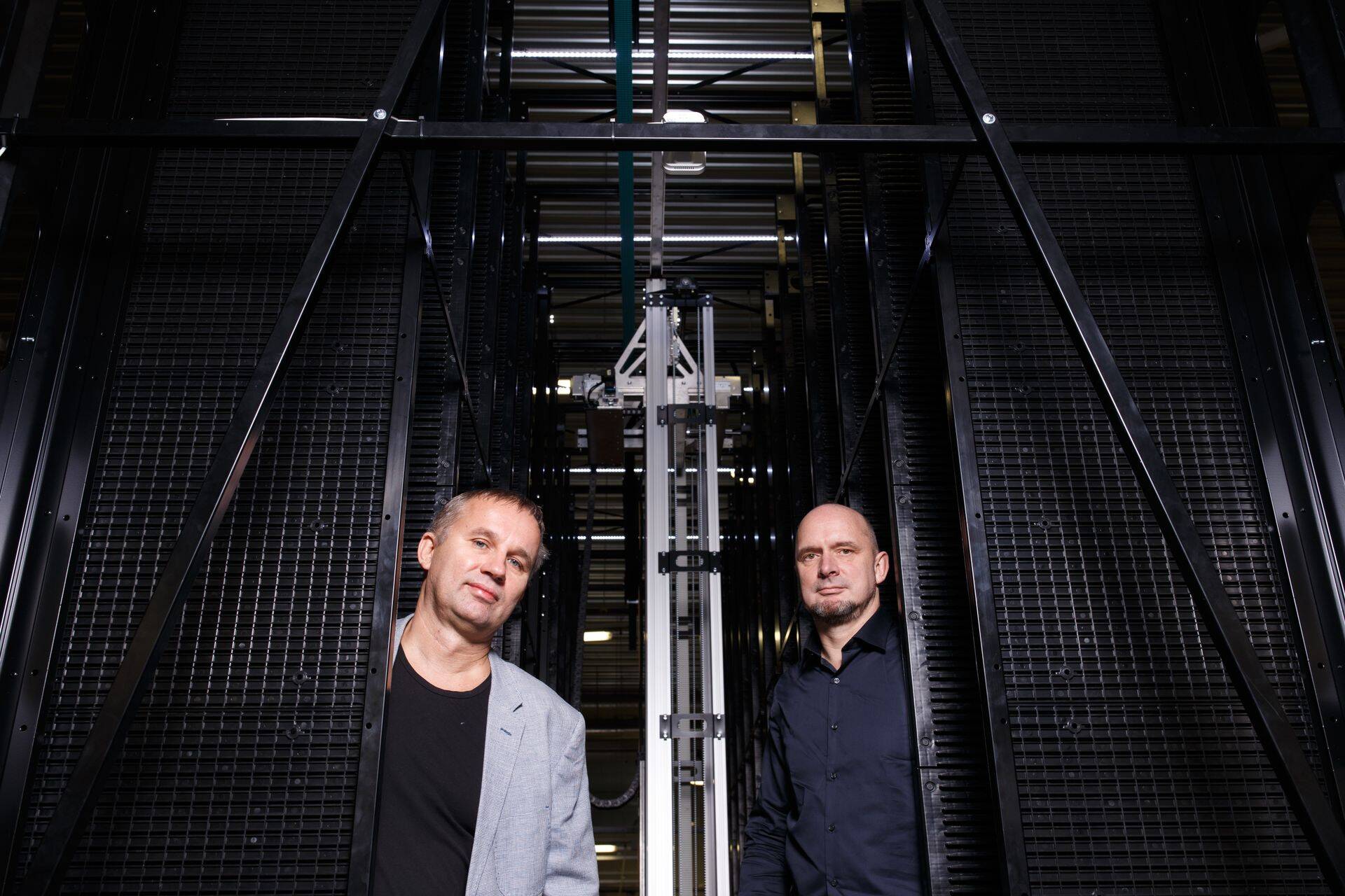 Aastal 2018 pälvis pakirobotite arendaja Cleveron aasta ettevõtte tiitli. Nüüd vähendas firma asutaja Arno Kütt oma tehinguga kordades ettevõtte väärtust. Pildil Cleveroni asutajad Arno Kütt (vasakul) ja Peep Kuld.