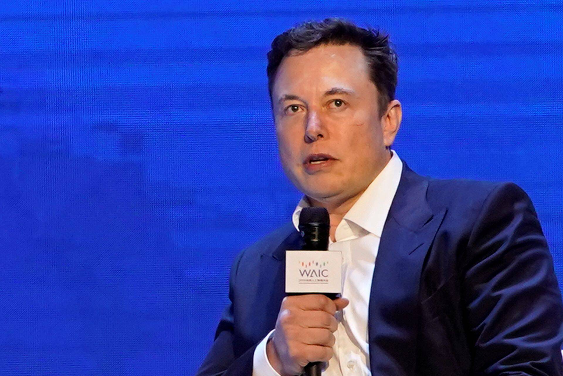 "В смысле, он выбрал Porsche?!"