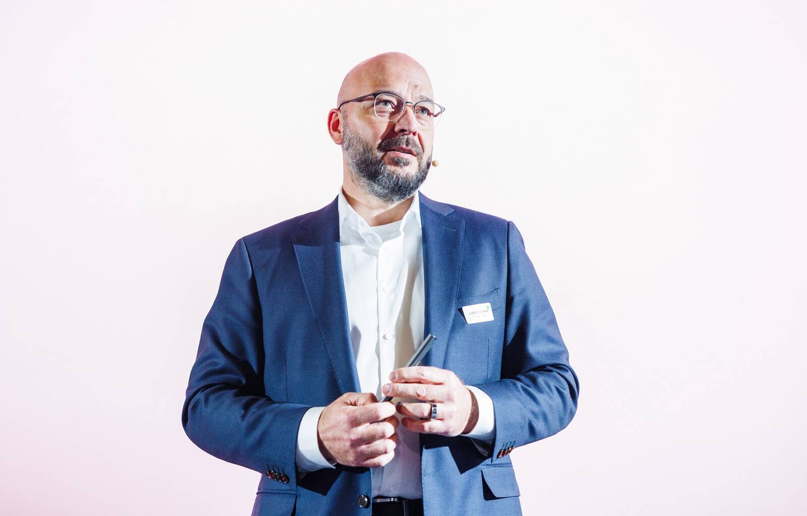A. Le Coqi juht Jaanus Vihand kommenteerib neljapäeval Äripäeva raadio hommikuprogrammis, mida arvab jalgpalliliidu presidendivalimistest suurtoetaja pilgu läbi.