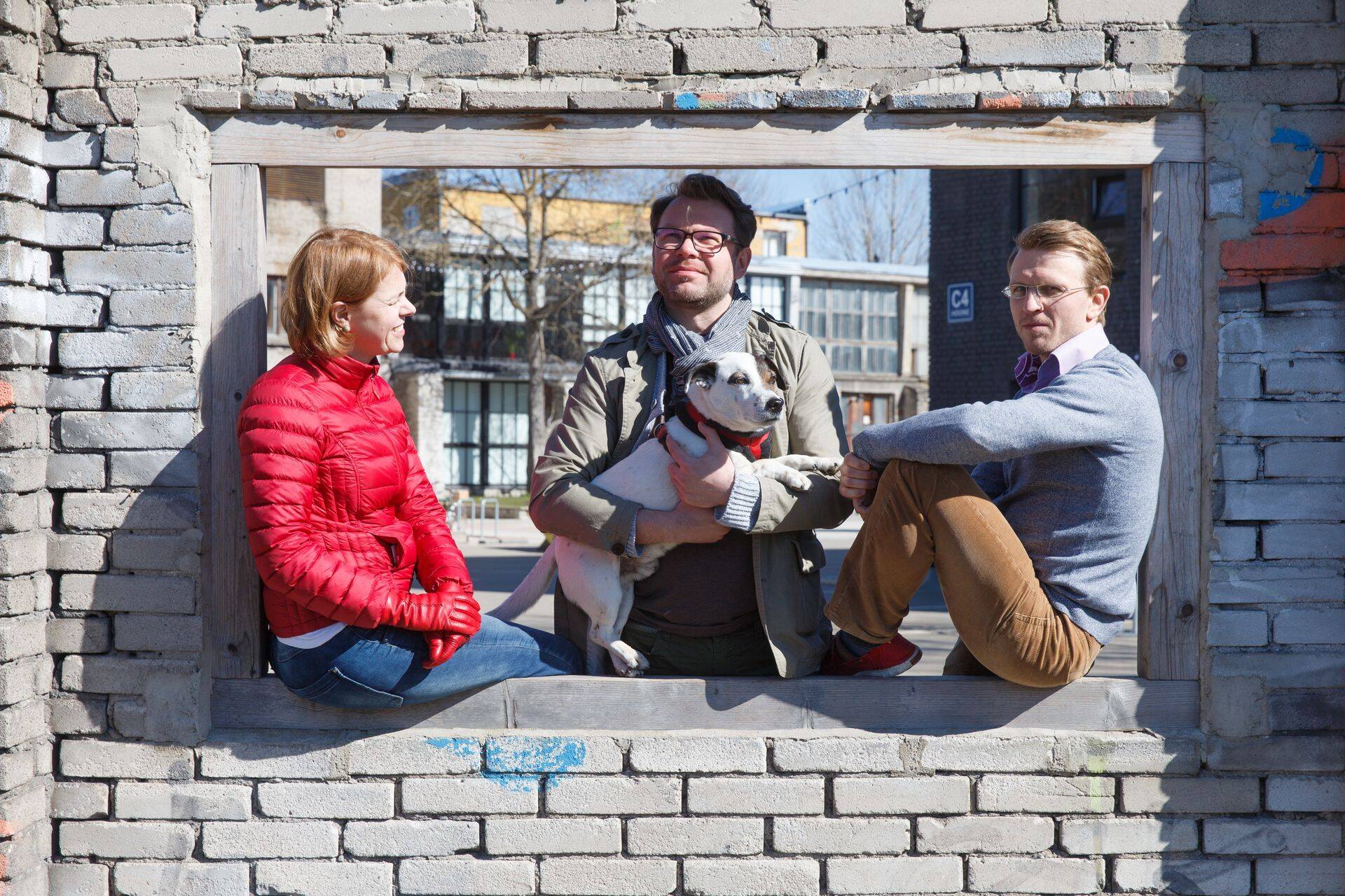 Funderbeami asutajad Kaidi Ruusalepp, Villu Arak ja Urmas Peiker näevad, et tulevikus võivad Funderbeami-sarnased avalikud platvormid asendada suuri noteerimisi.