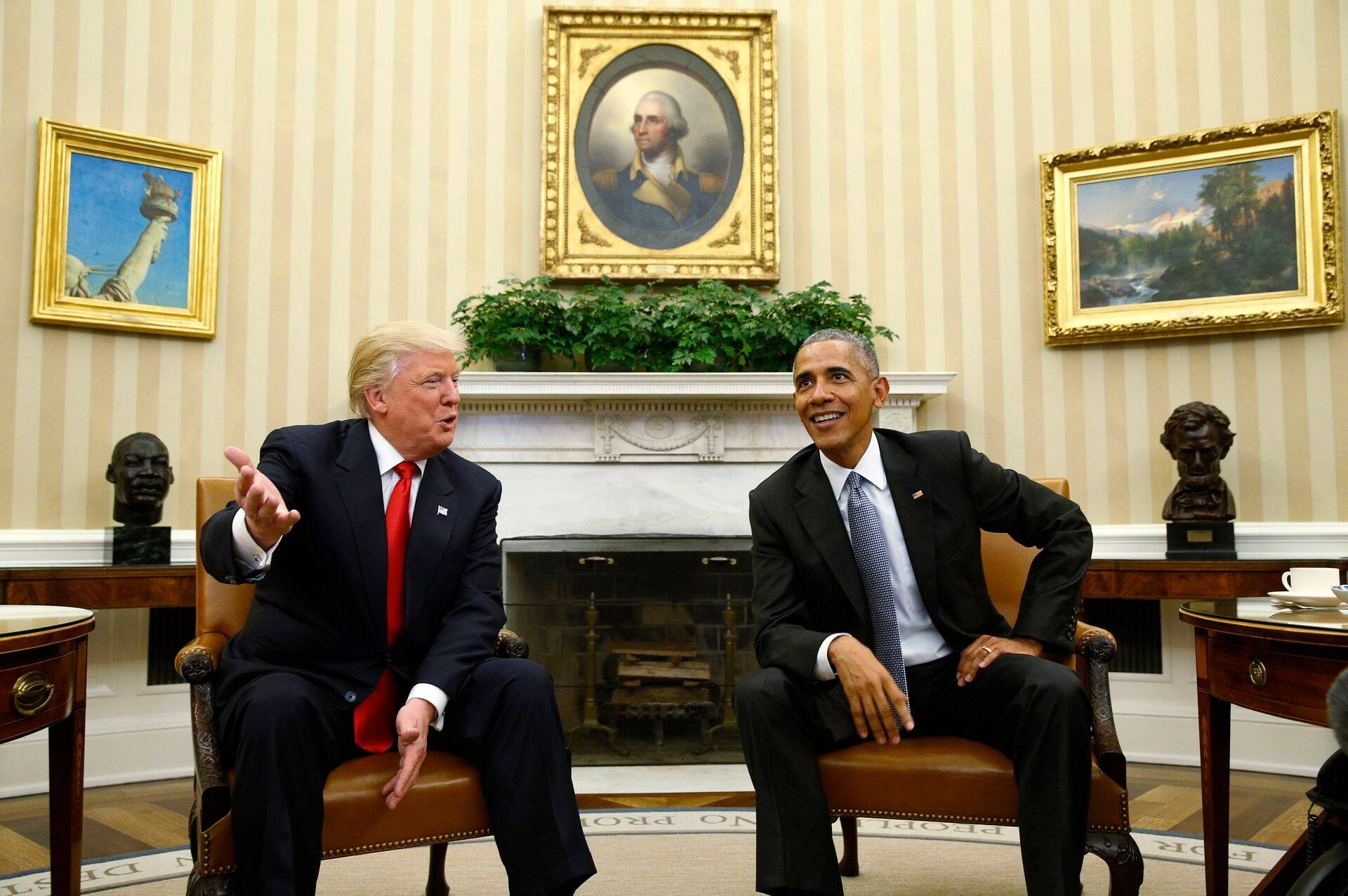 Presidendivalimiste järel võõrustas ametist lahkuv president Barack Obama Valges majas USA järgmist presidenti Donald Trumpi.