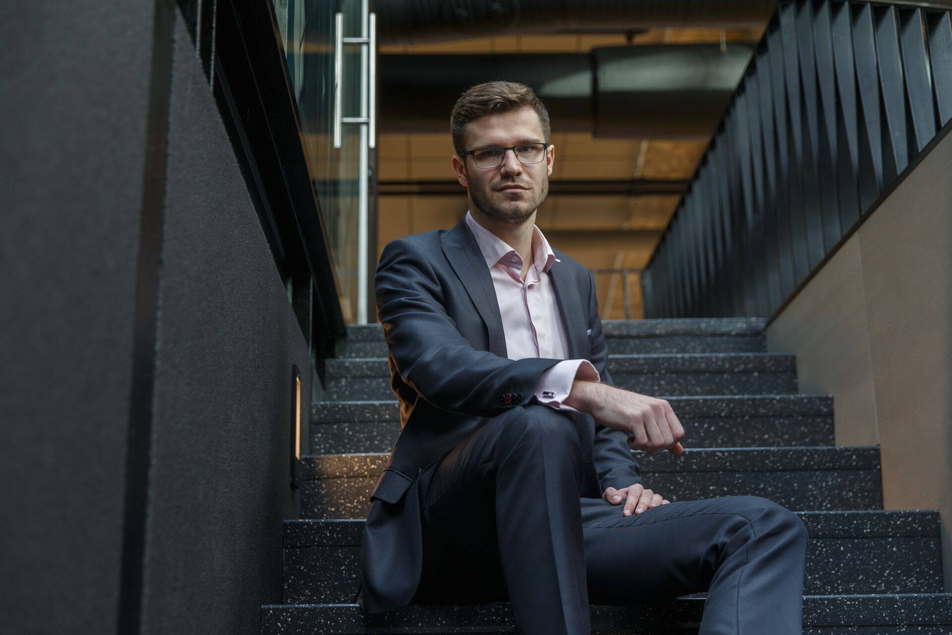 Mida tasub arvestada pikaajaliselt aktsiaturule investeerides ning milliste kiiksudega puutub investor kokku Soome kinnisvaraturule raha paigutades, räägib SEB Marketsi osakonnajuht Kristofer Vähi.