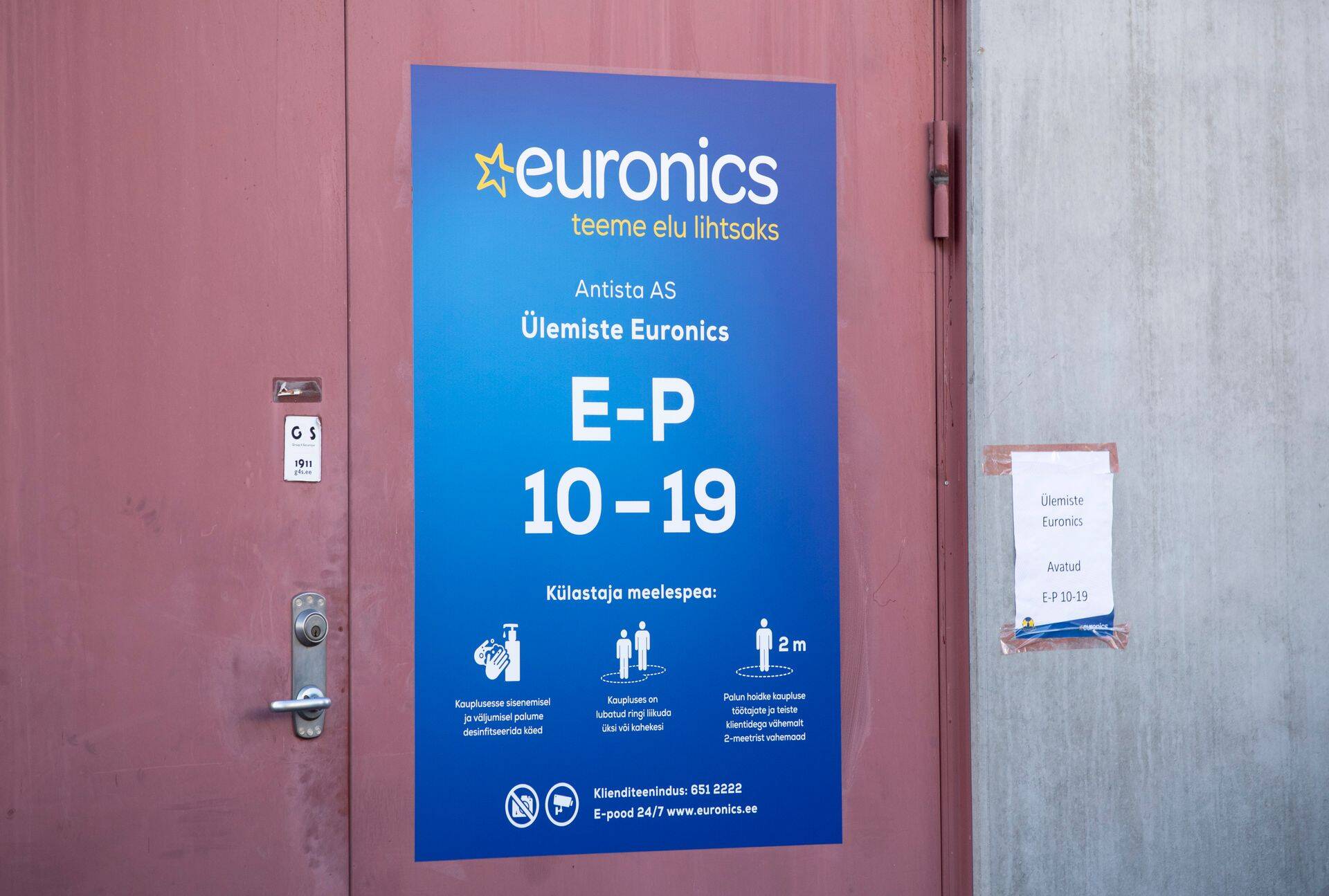 : Koroona, koroonaviirus, Euronics pood töötab endiselt tagaukse kaudu, kaubakeskus, Ülemiste keskus : EESTI: 01APR20Pildil on Euronics poe tagauks, mille kaudu saab poodi. lt/: Foto: Liis Treimann