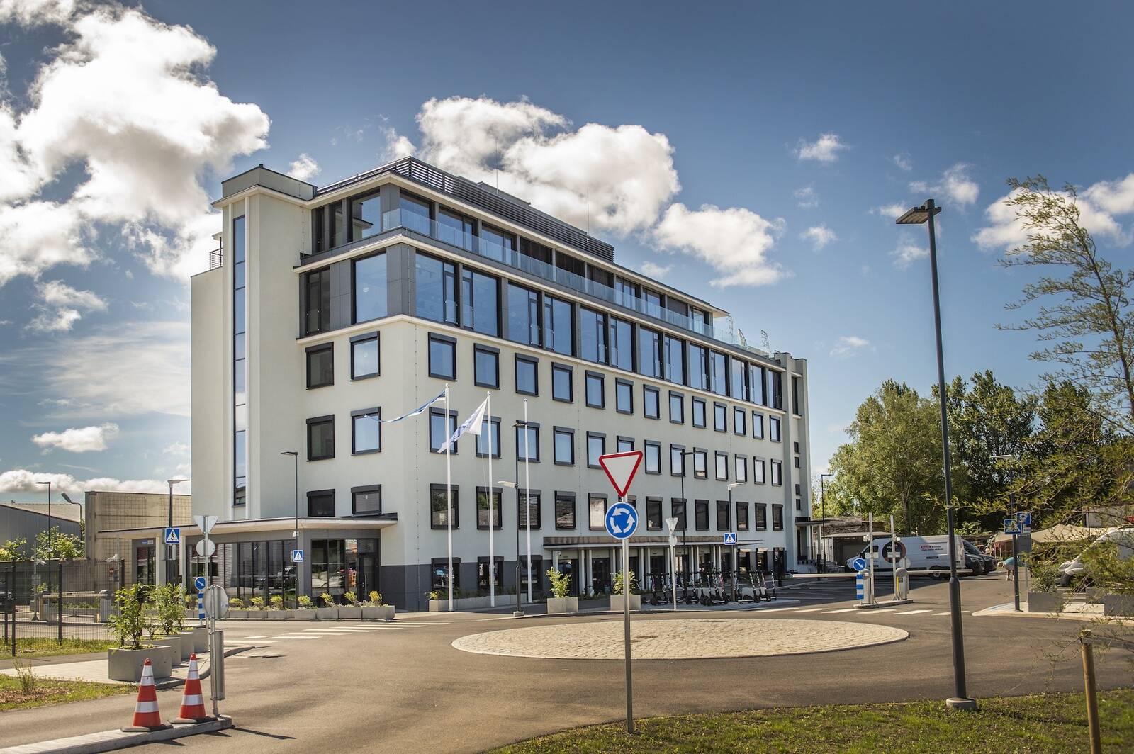 Renoveeritud büroohoones on pinda 2700 ruutmeetrit (Foto: Riigiressursside Keskus).