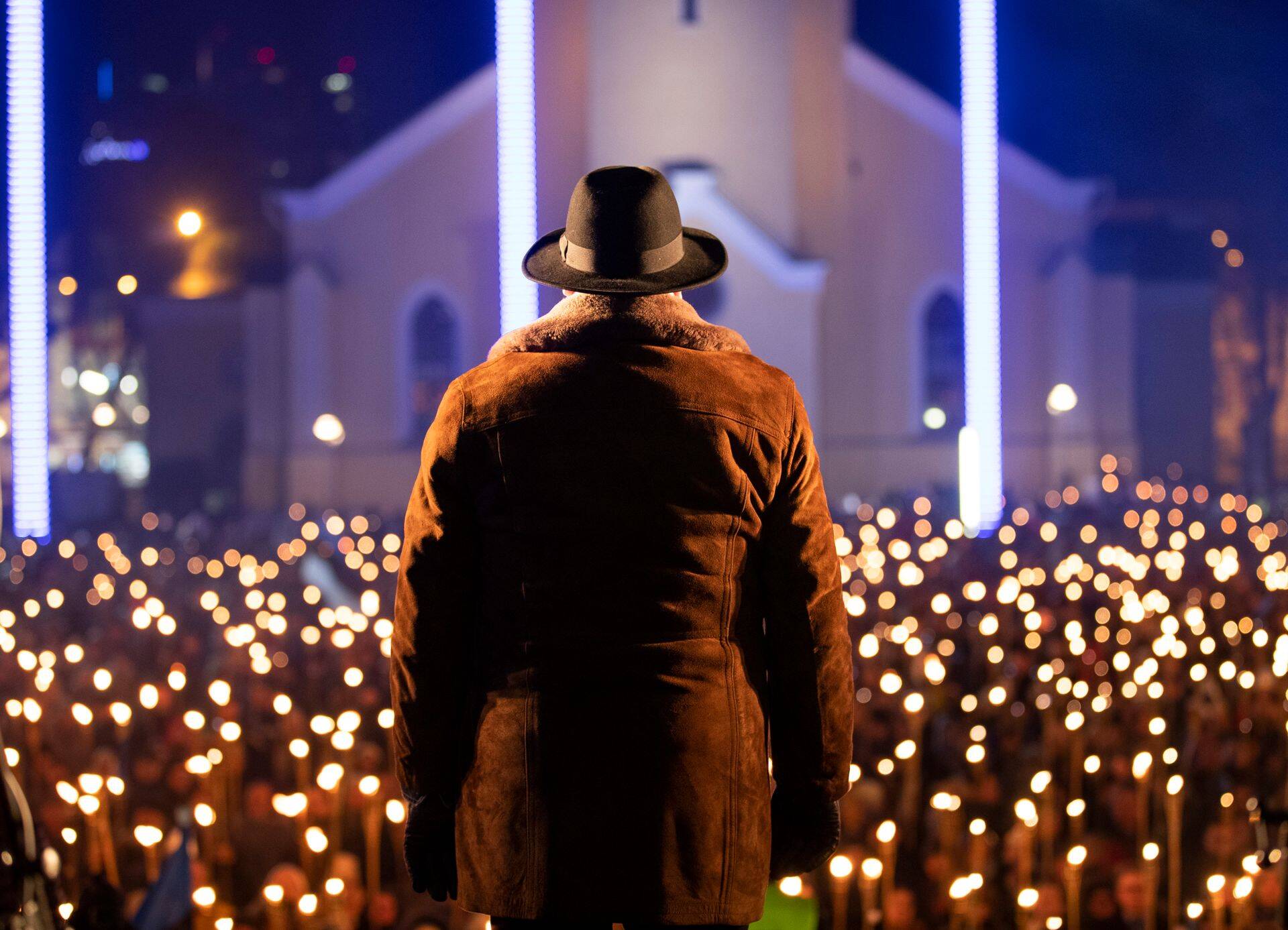 EKRE korraldatud tõrvikurongkäik vabariigi aastapäeval Vabaduse väljakul.