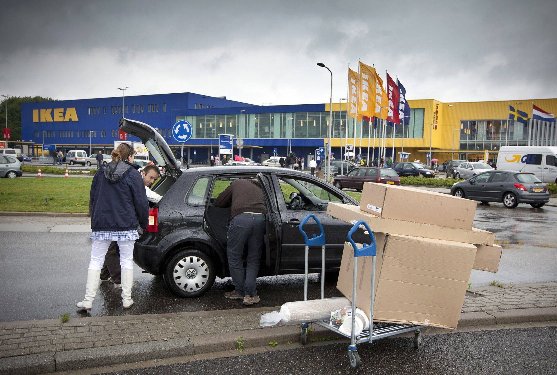 IKEAst ostetud mööbli kokkupanemise psühholoogiline mehhanism võib töötada Rootsi suurfirma kasuks üle maailma, arutleti Äripäeva raadio hommikuprogrammis.