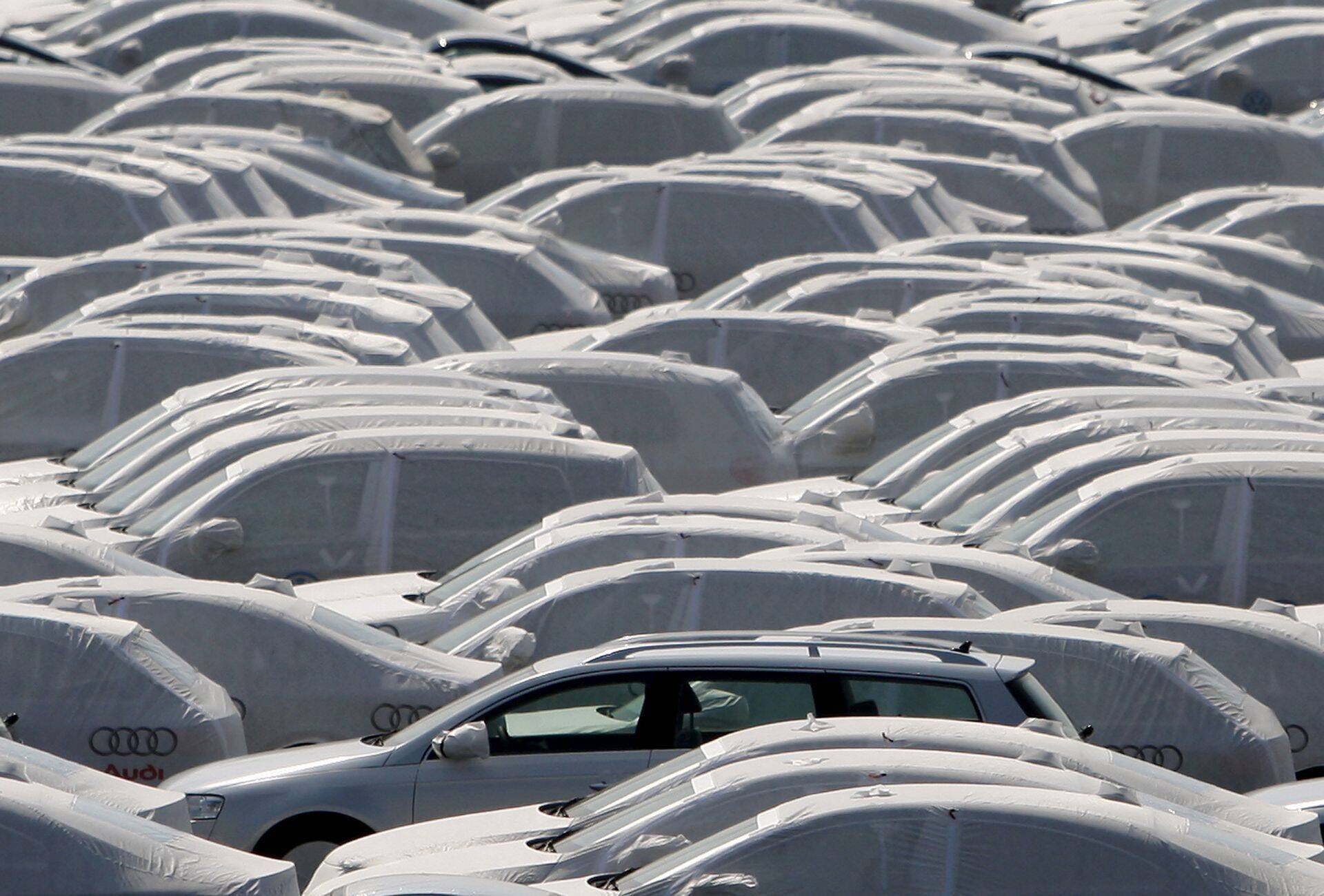 Eksporti ootavad autod VW Emdeni tehasest.